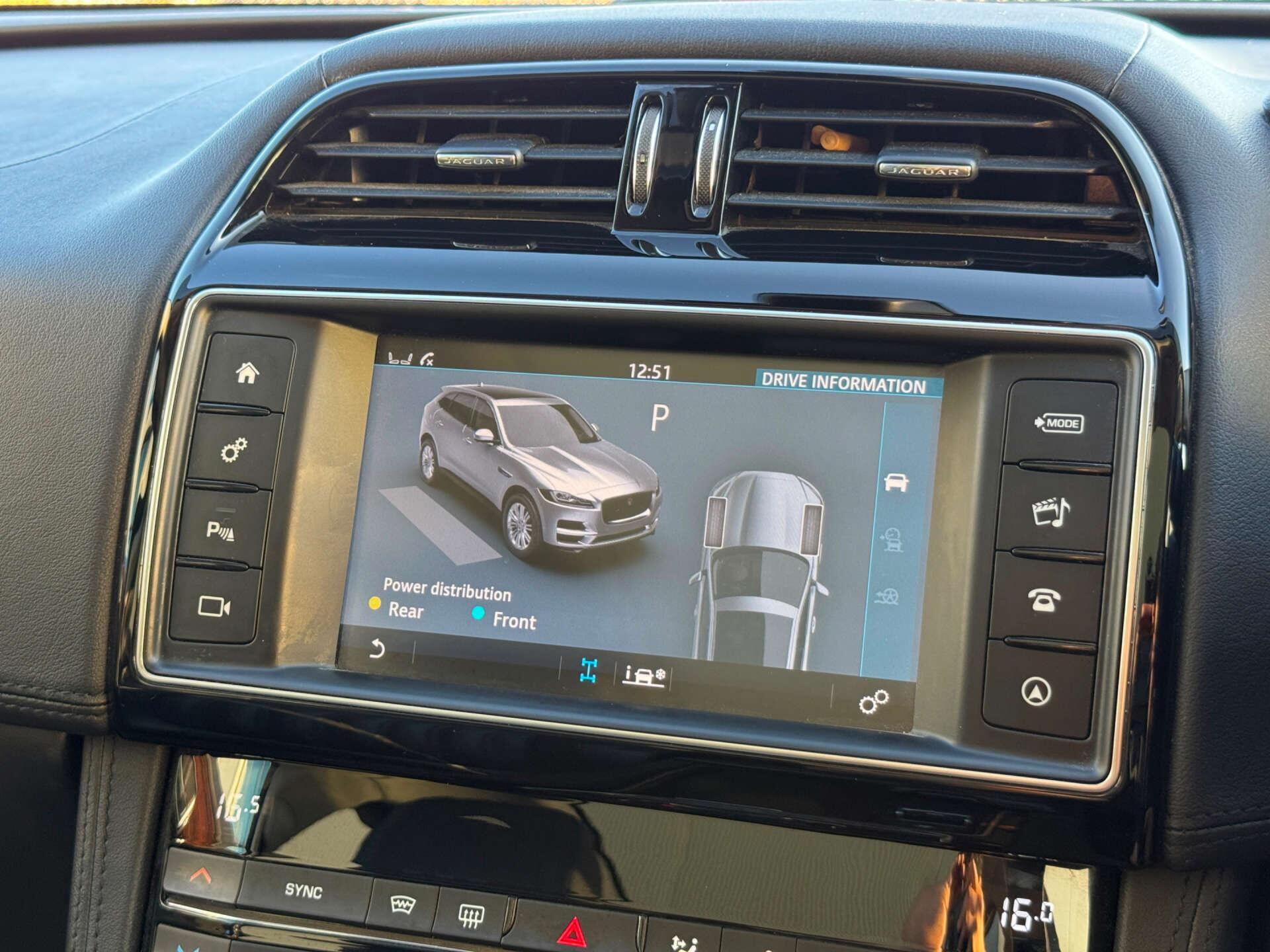 Jaguar F-Pace view 73