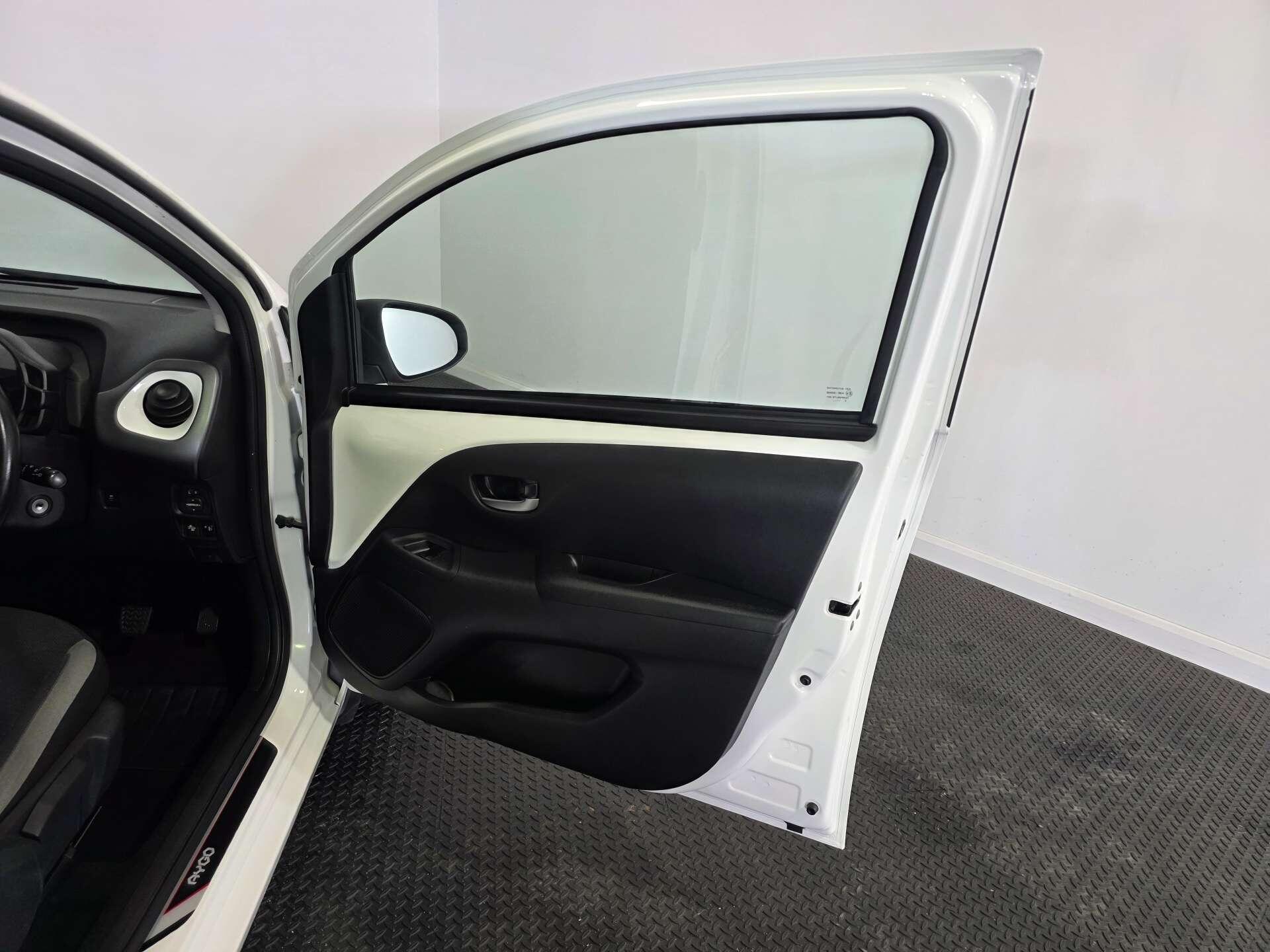 Toyota Aygo view 13