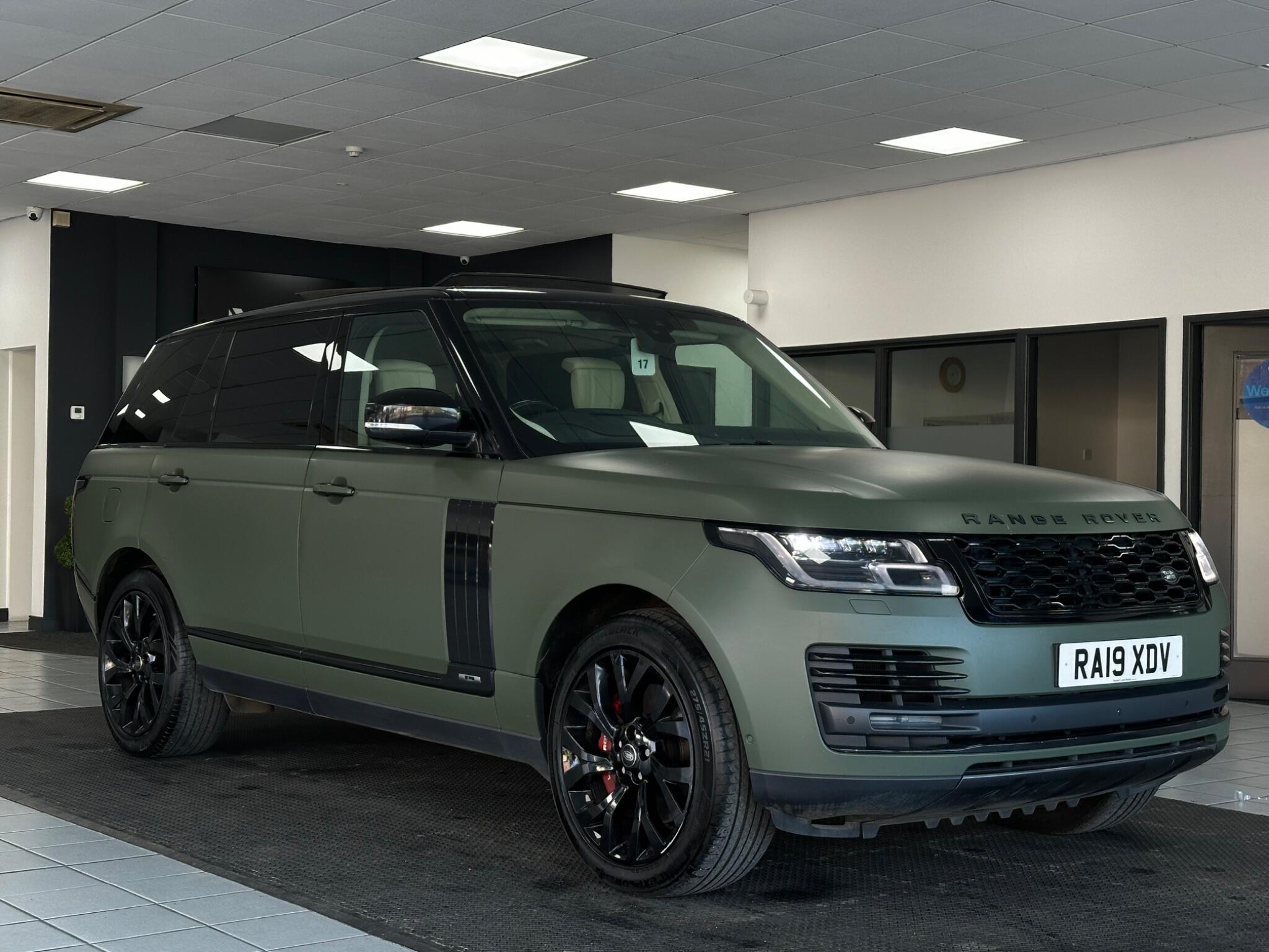 Land Rover Range Rover view 2