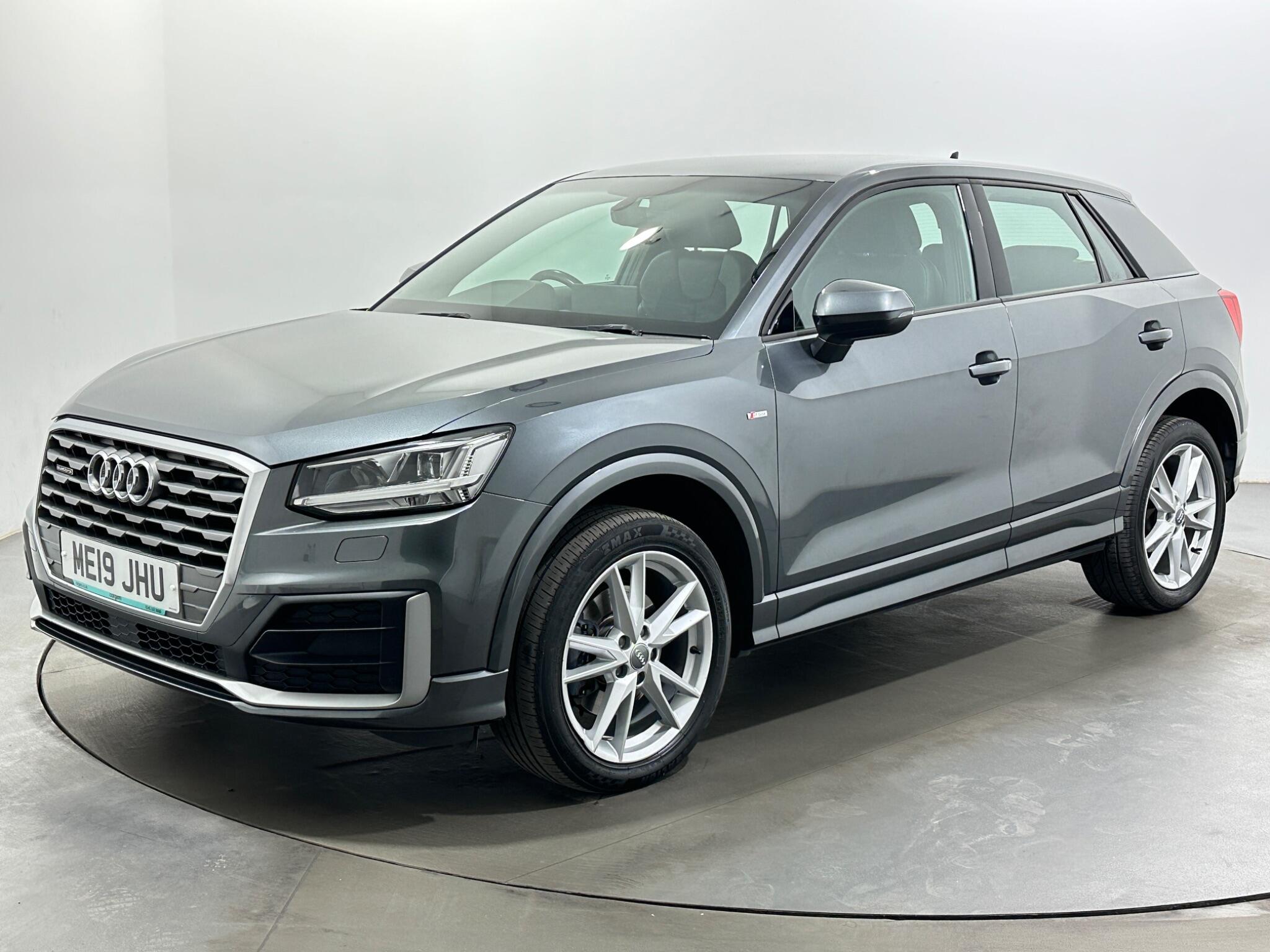 Audi Q2 view 4