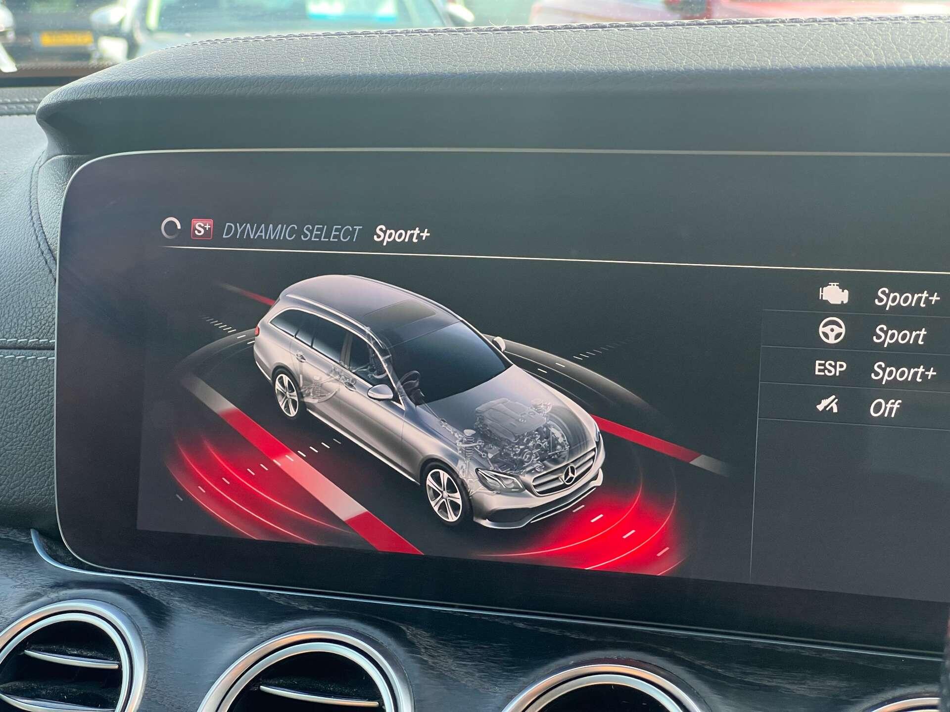 Mercedes-Benz E-Class view 22