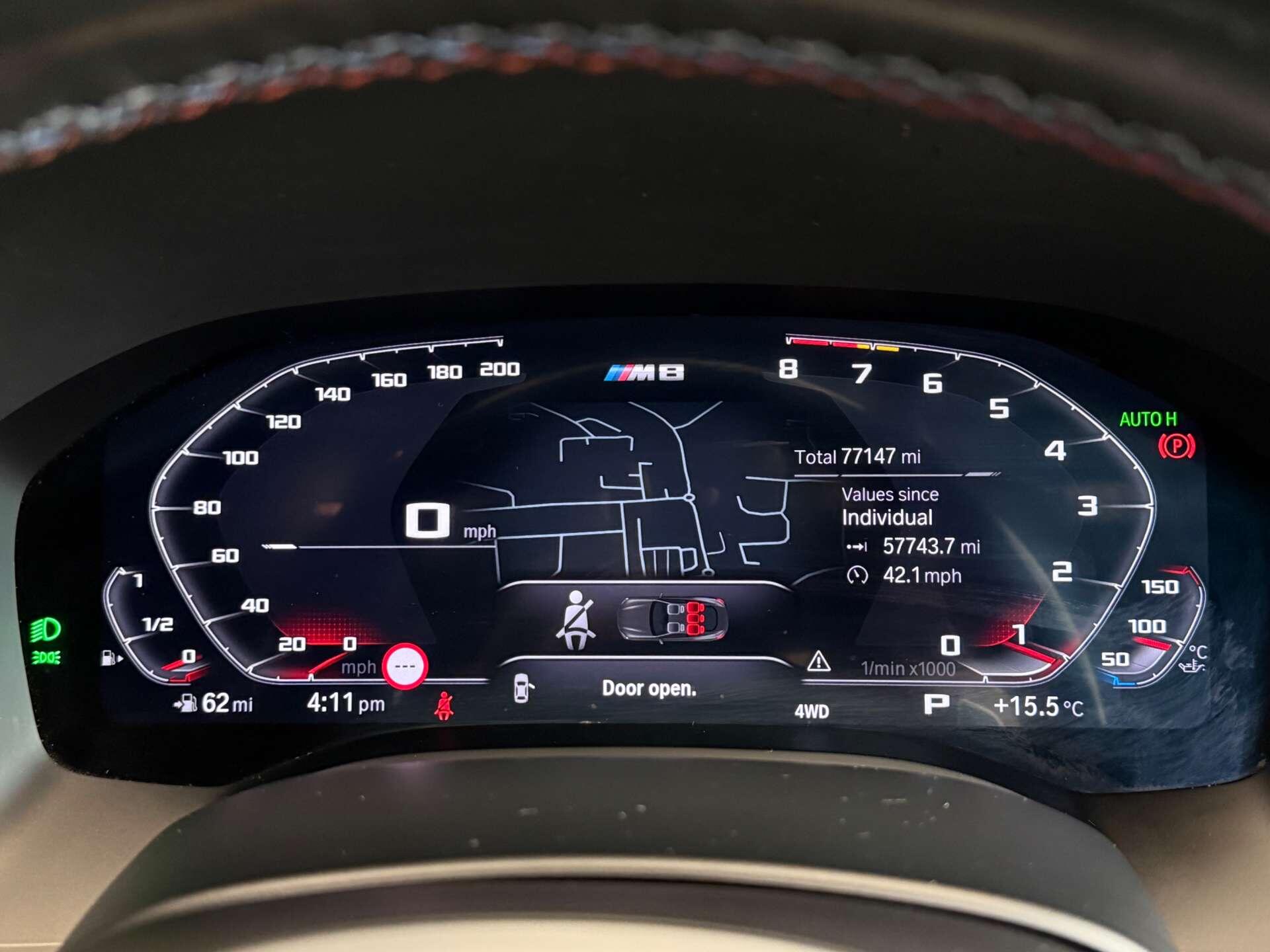 BMW M8 view 34