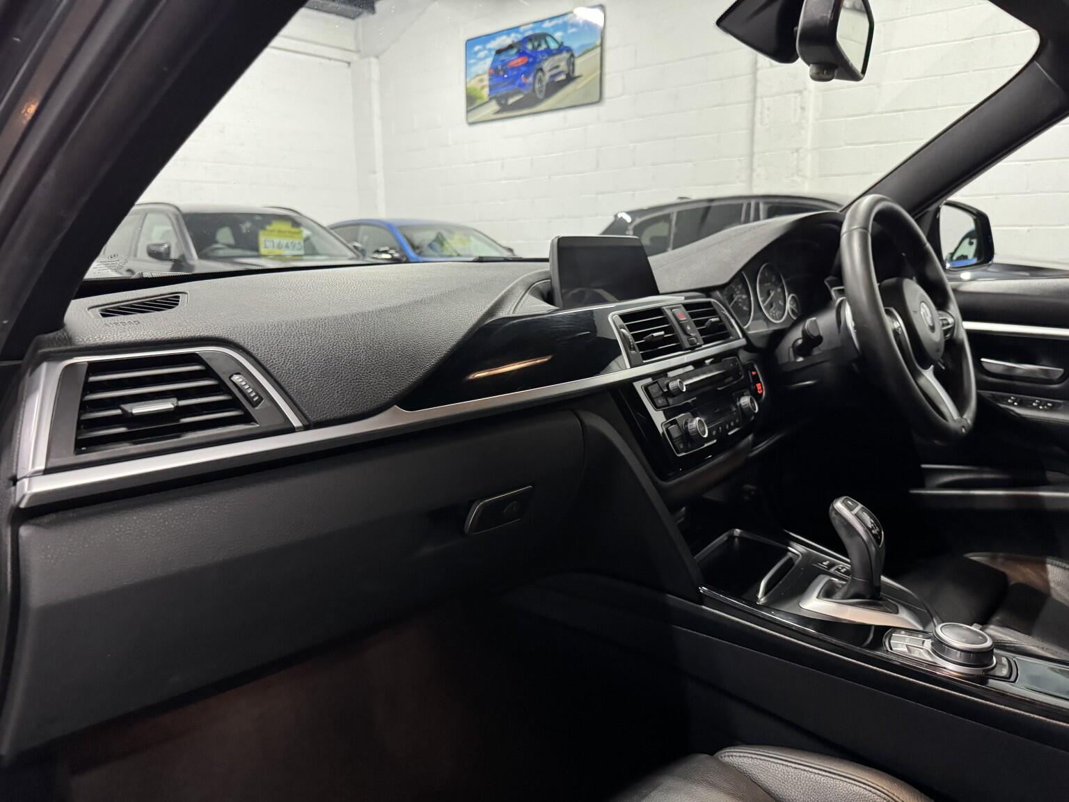 BMW 3 Series view 11