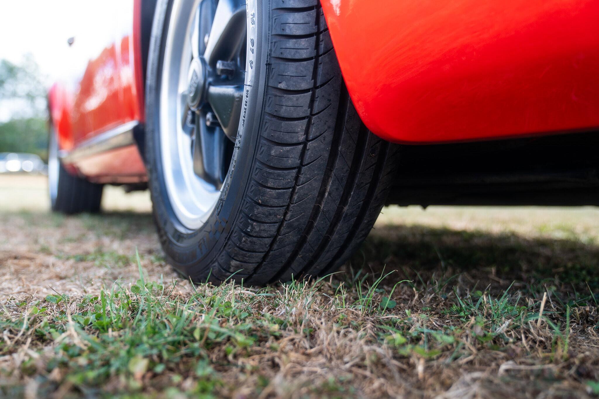 Porsche 911 view 21