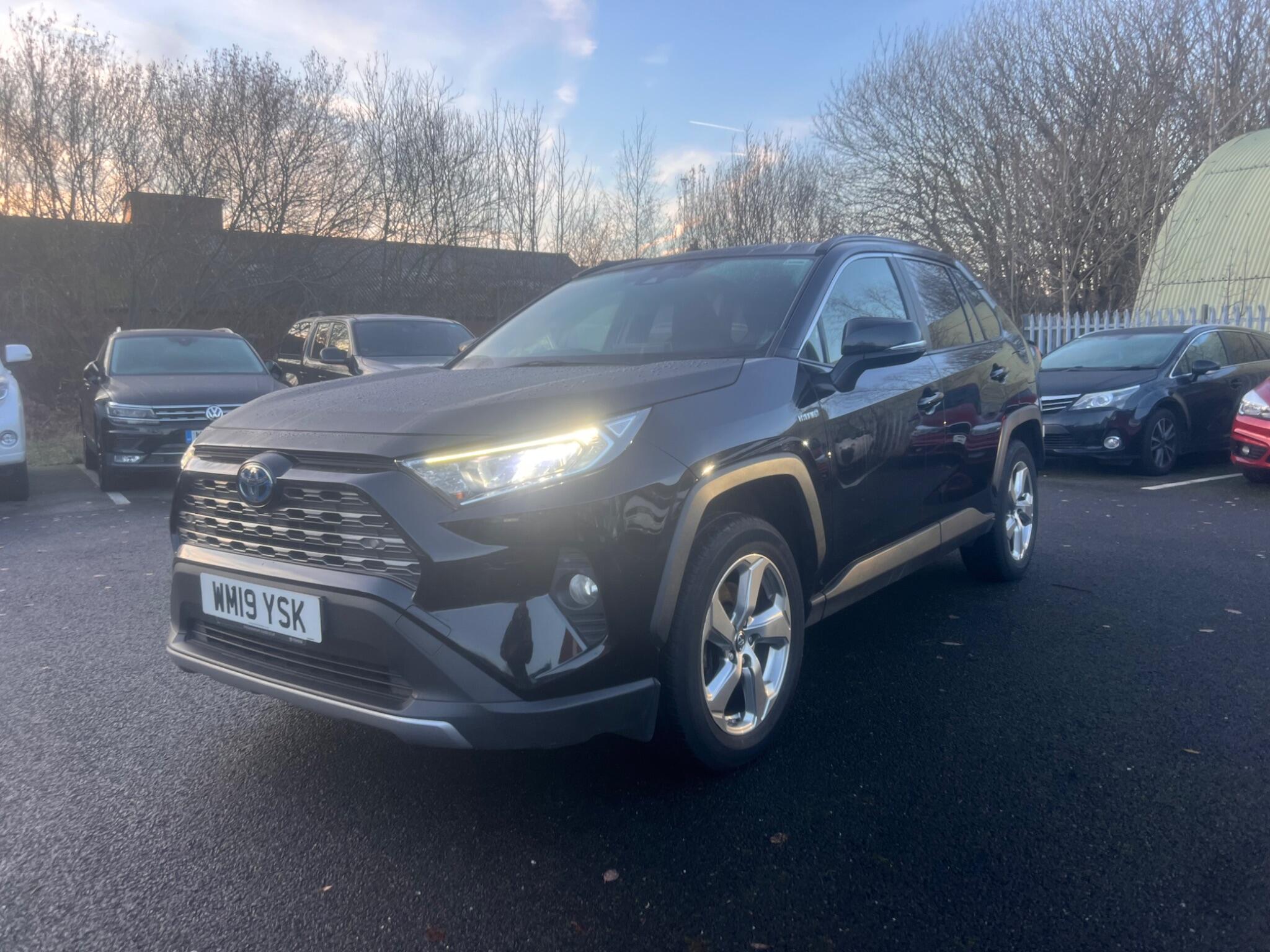 2019 Toyota RAV4 2.5 VVT-h Design CVT Euro 6 (s/s) 5dr • 116,015 miles image 4