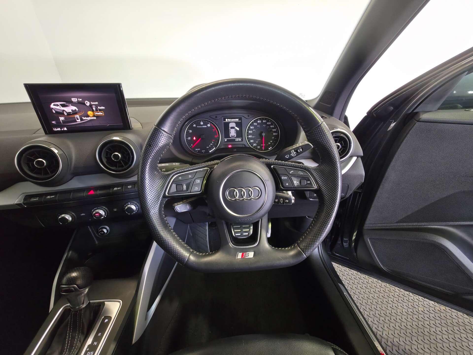 Audi Q2 view 15
