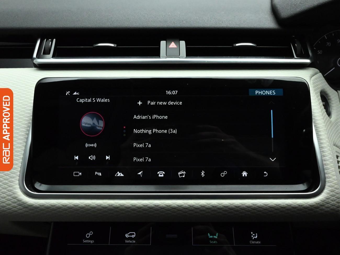 Land Rover Range Rover Velar view 17