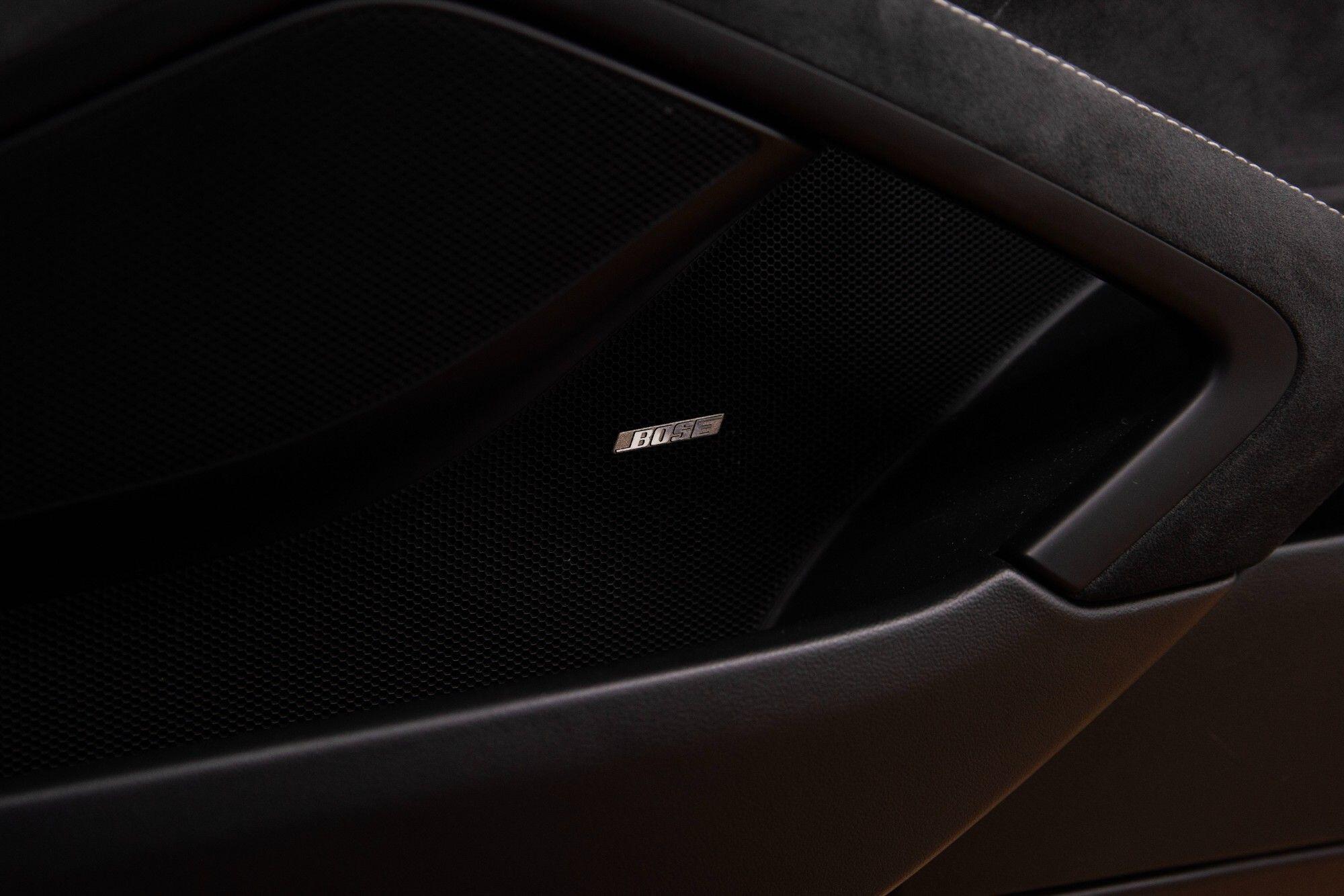 Porsche 718 Spyder view 32