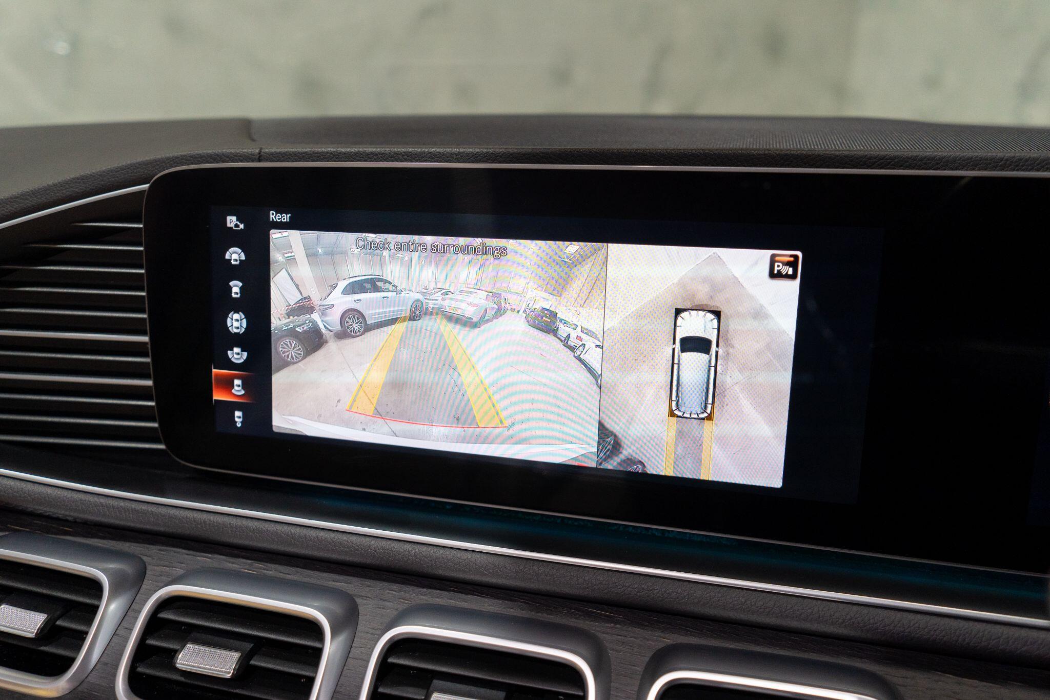Mercedes-Benz GLS view 31