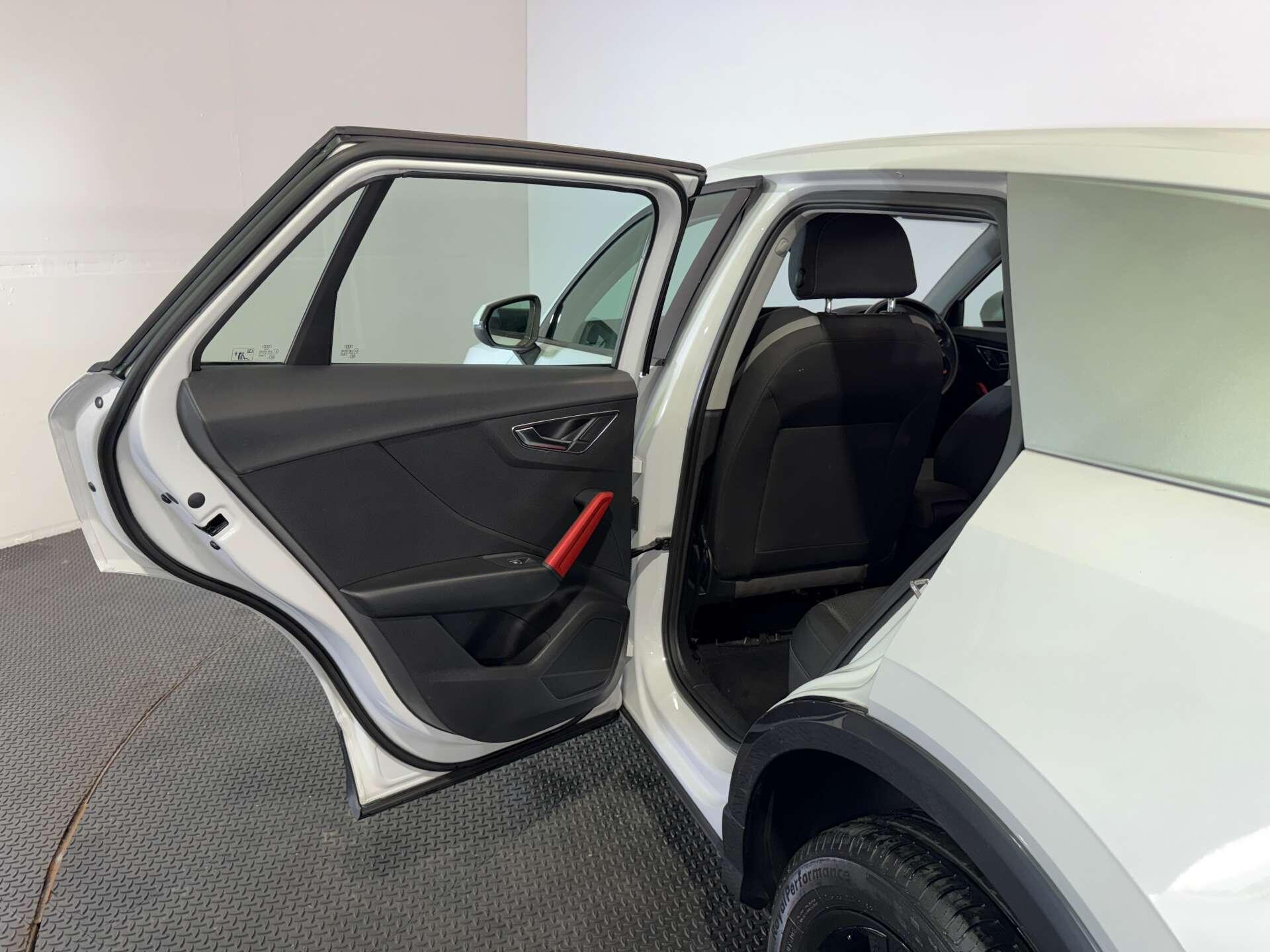 Audi Q2 view 56
