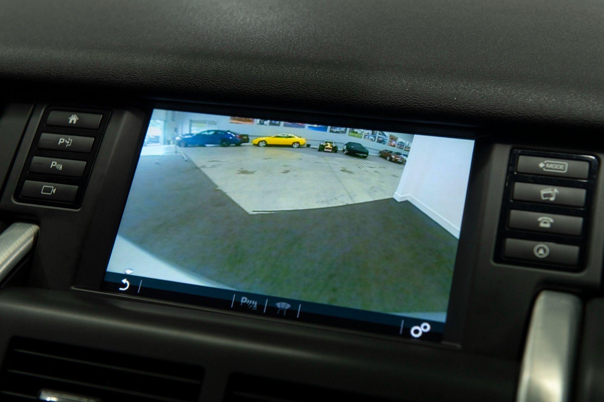 Land Rover Discovery Sport view 35