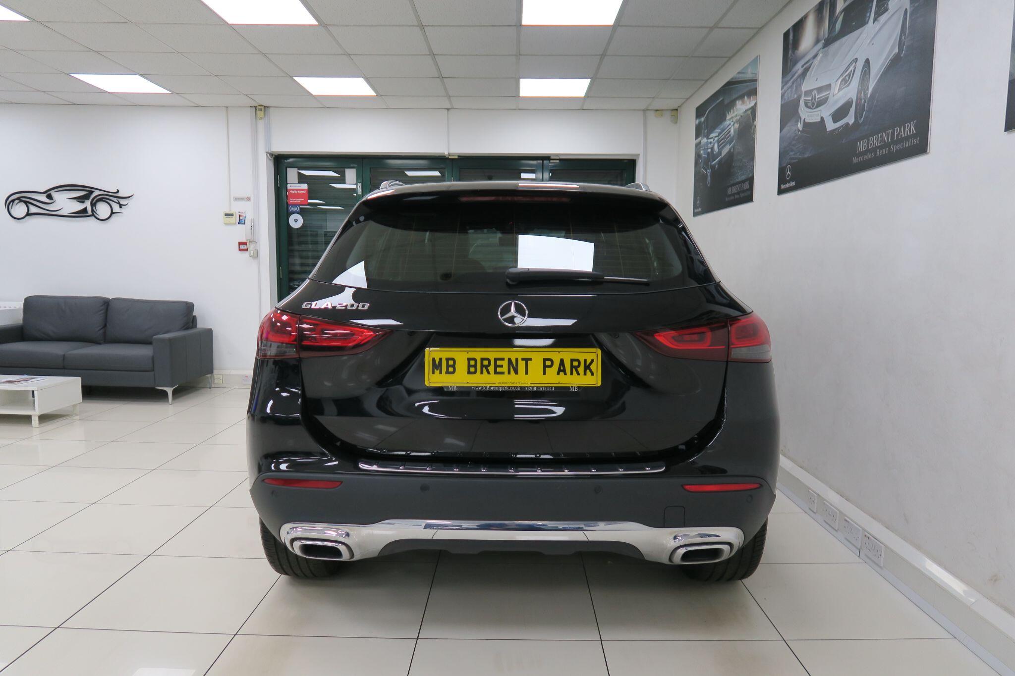 Mercedes-Benz GLA view 6