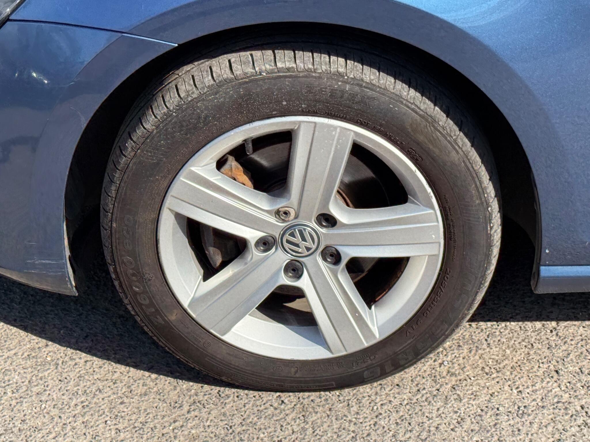 Volkswagen Golf - Image 24