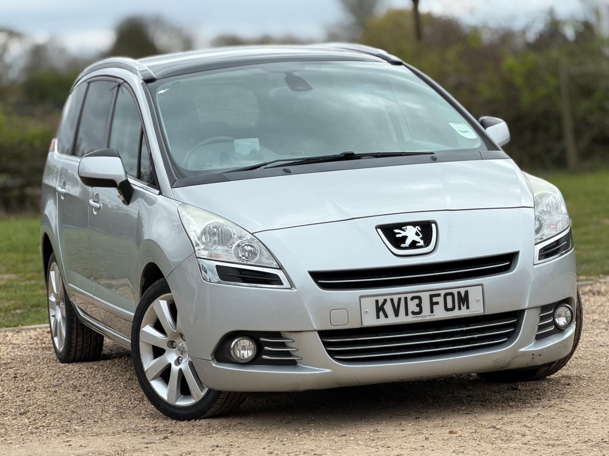 2013 Peugeot 5008 1.6 e-HDi Allure EGC Euro 5 (s/s) 5dr image 4