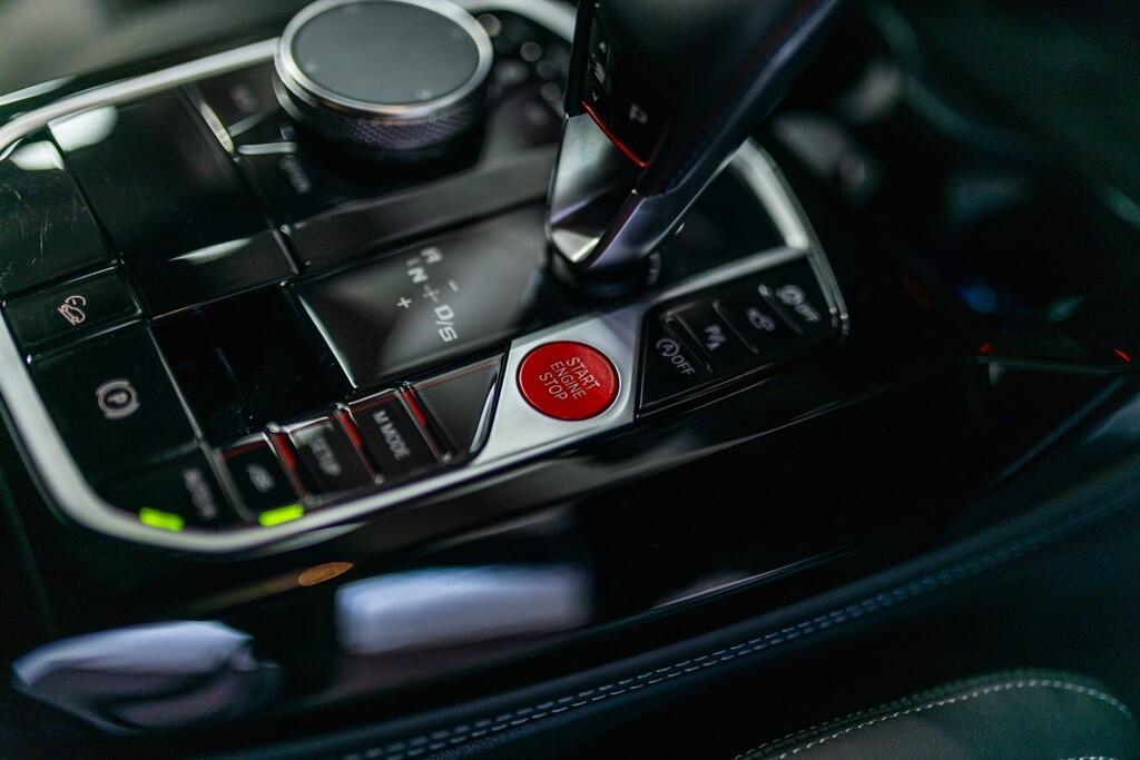BMW X4 M view 31