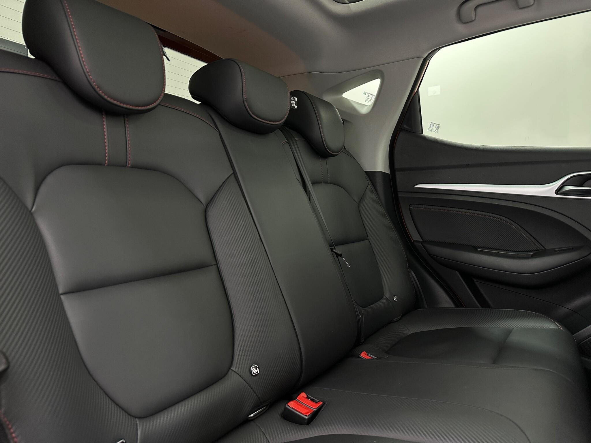 MG ZS view 41