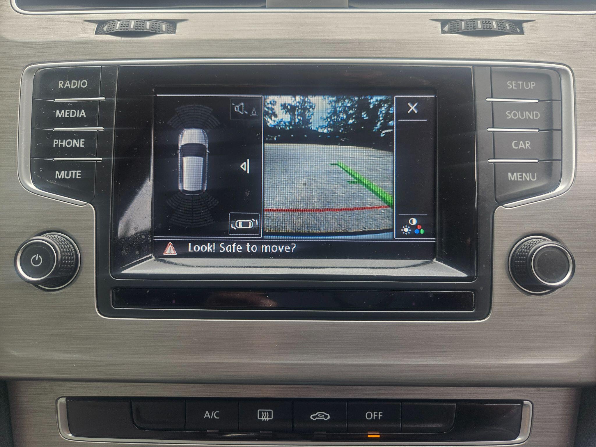 2015 Volkswagen Golf image 24