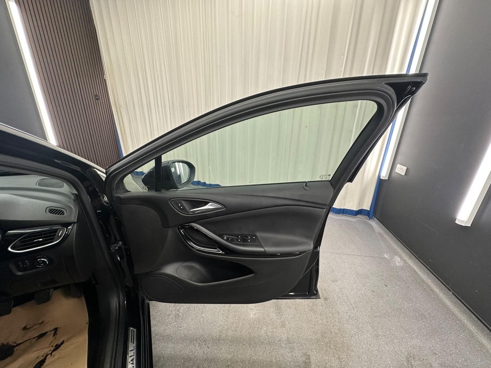Vauxhall Astra view 18