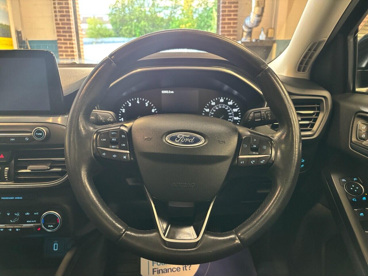 Ford Focus view 19