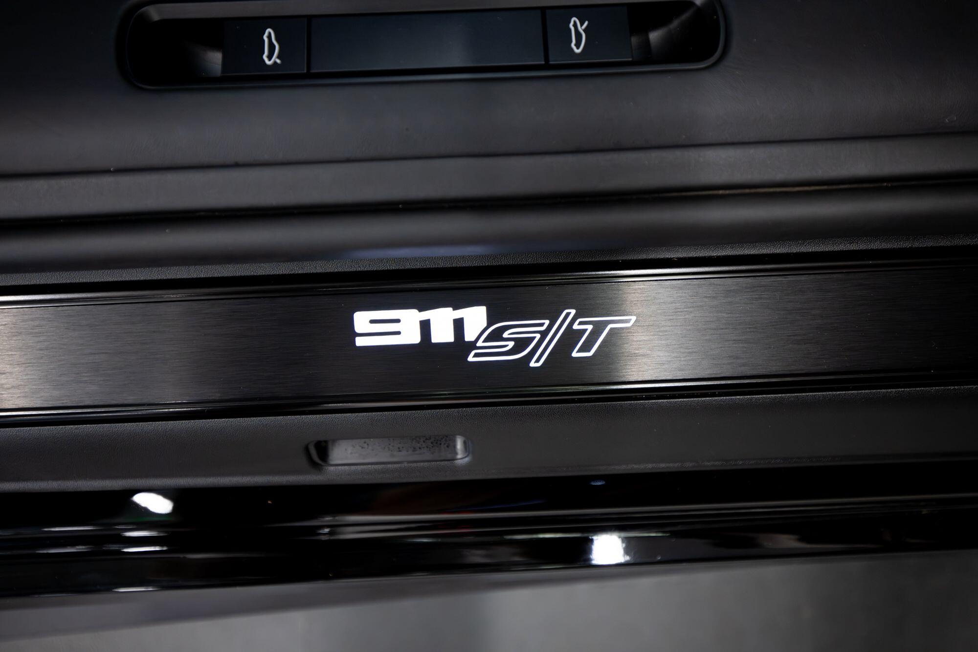 Porsche 911 view 51