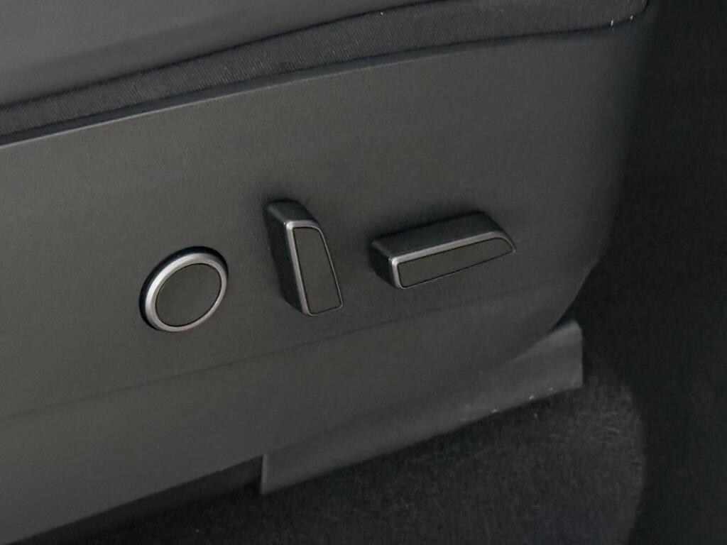 Tesla Model Y view 36