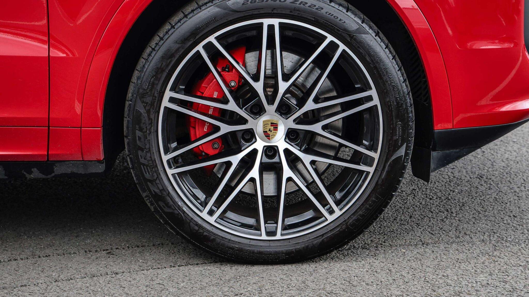 Porsche Cayenne view 15