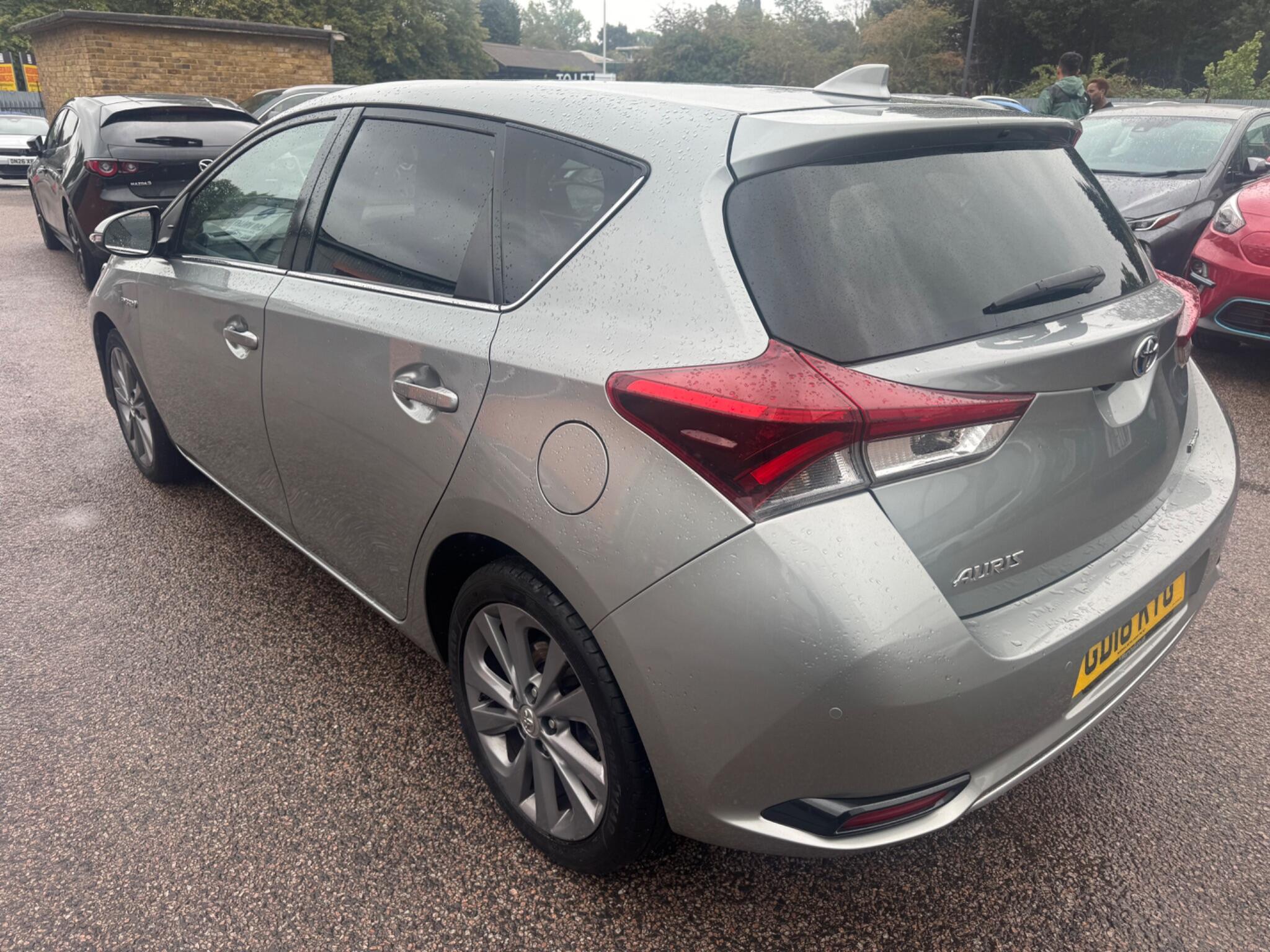 Toyota Auris view 3