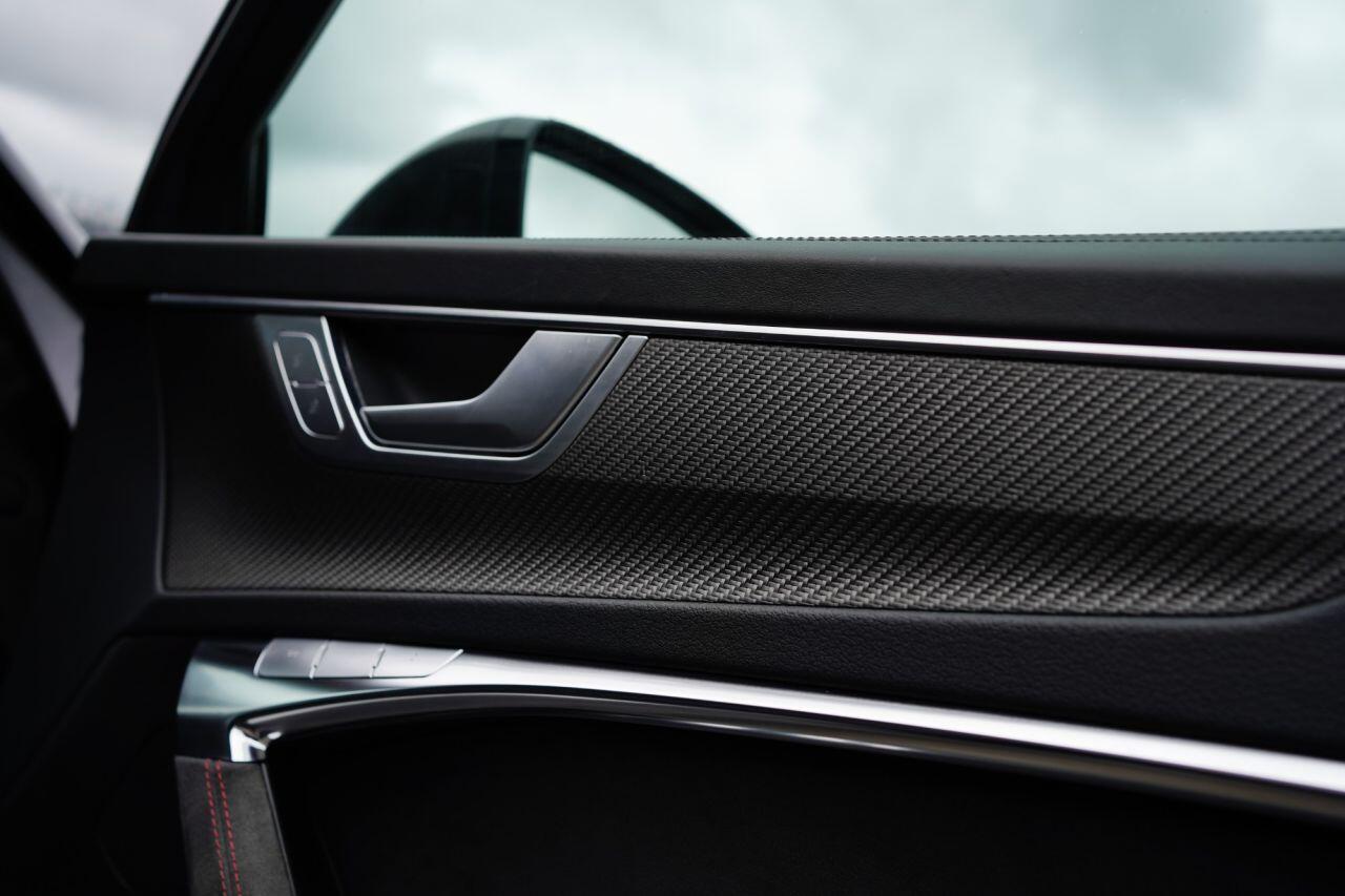 Audi RS6 view 32