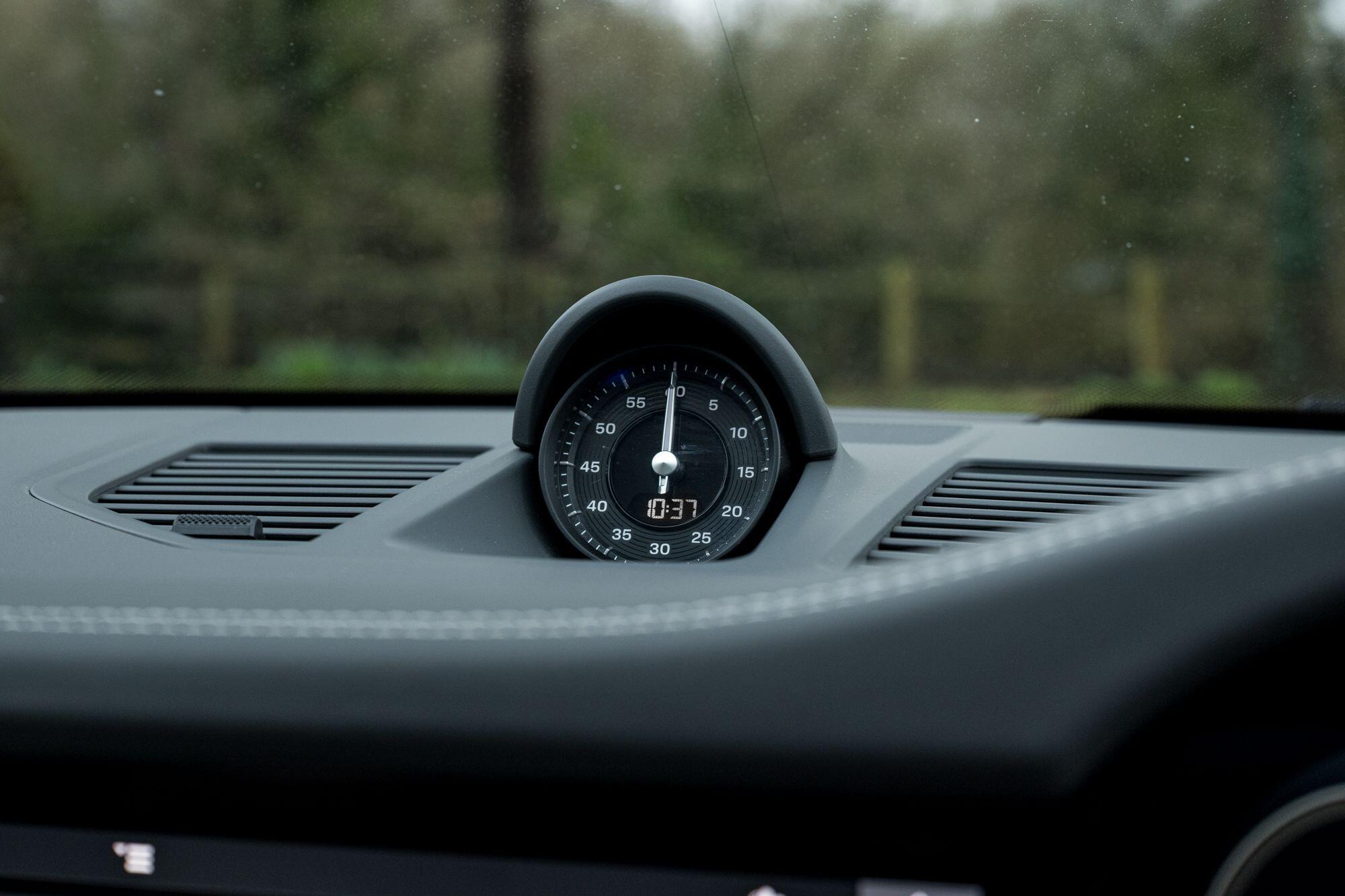 Porsche 911 view 41