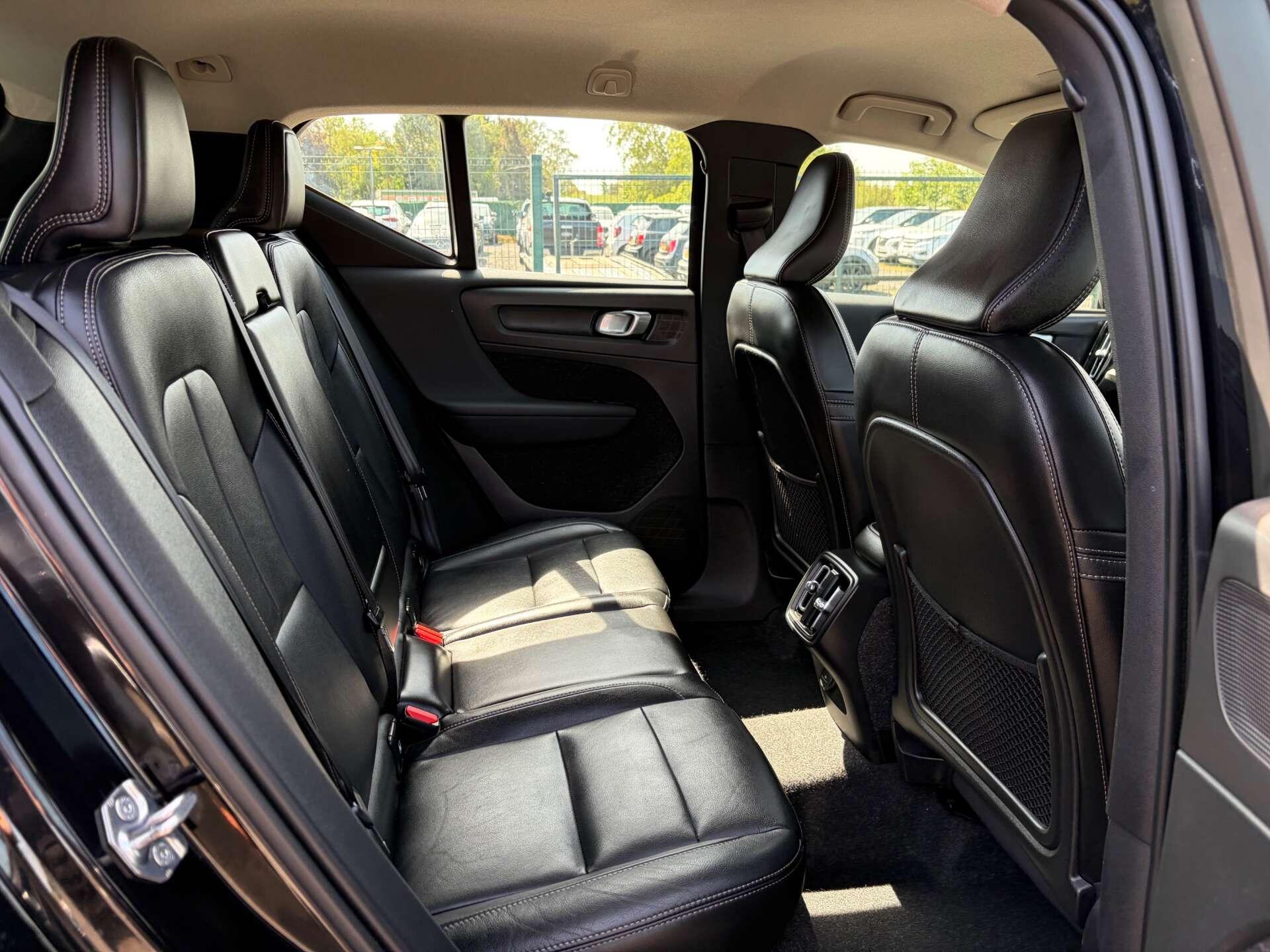 Volvo XC40 view 29