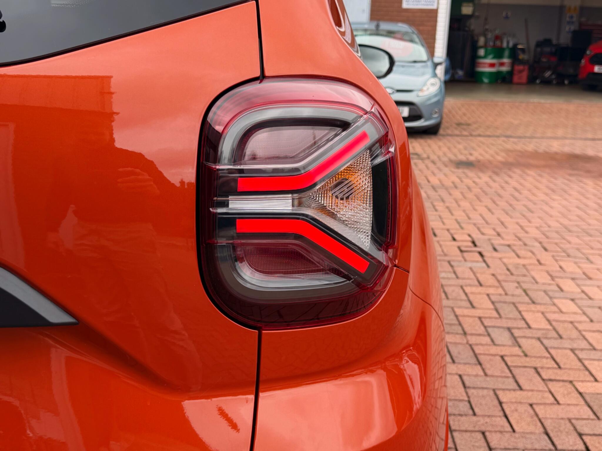 Dacia Duster view 89