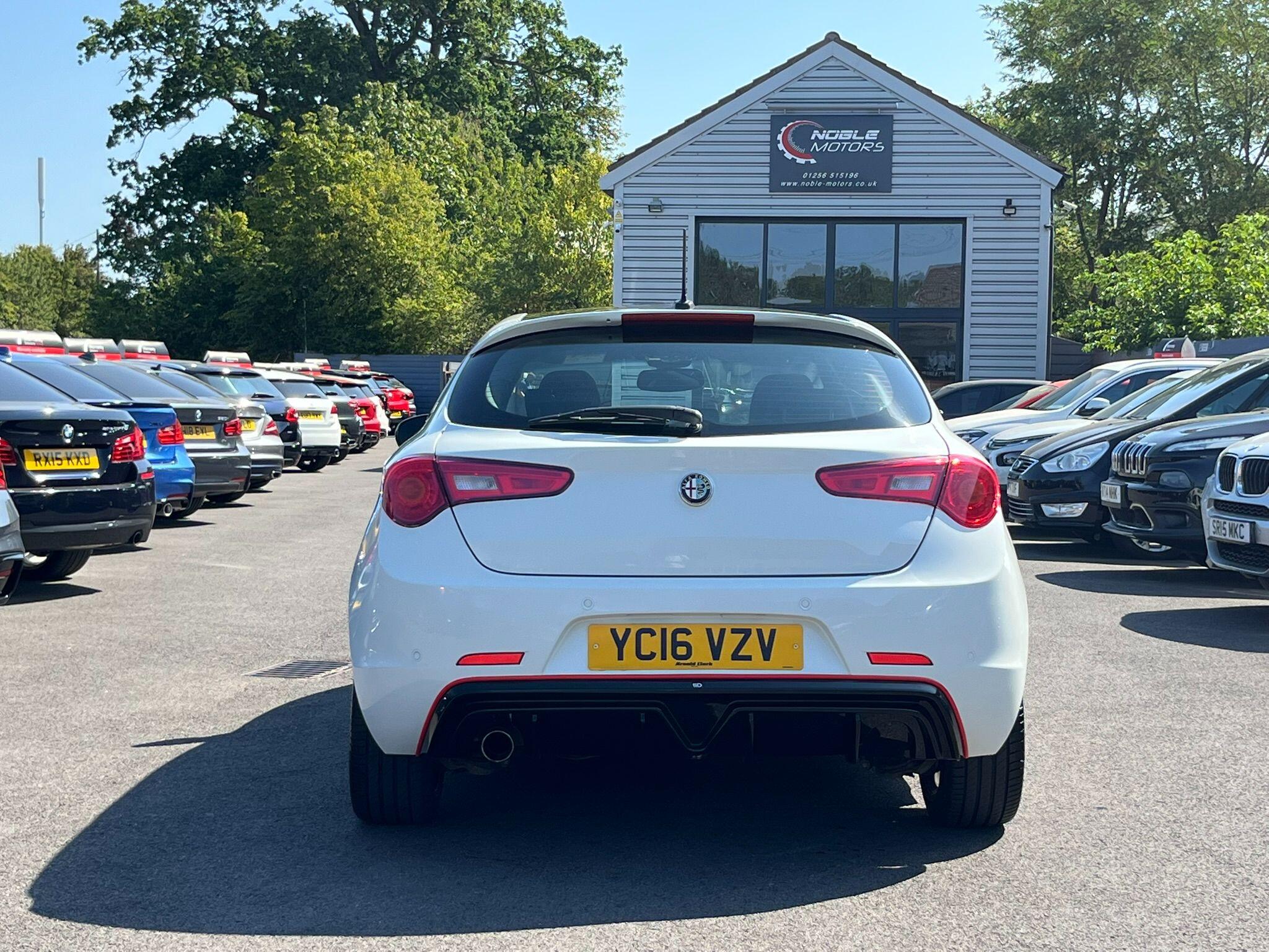 Alfa Romeo Giulietta view 6