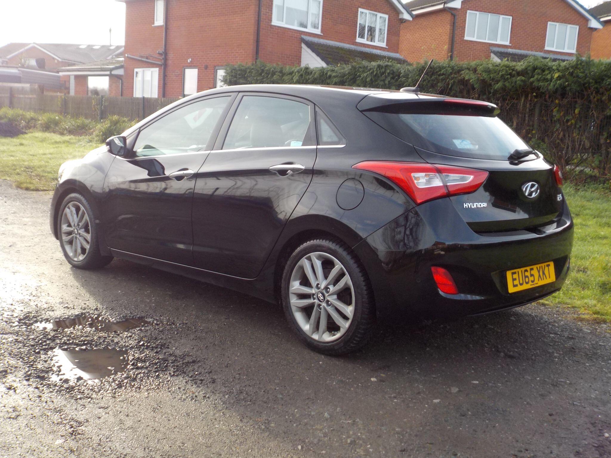 Hyundai i30 1.6 CRDi Blue Drive Premium Euro 6 (s/s) 5dr