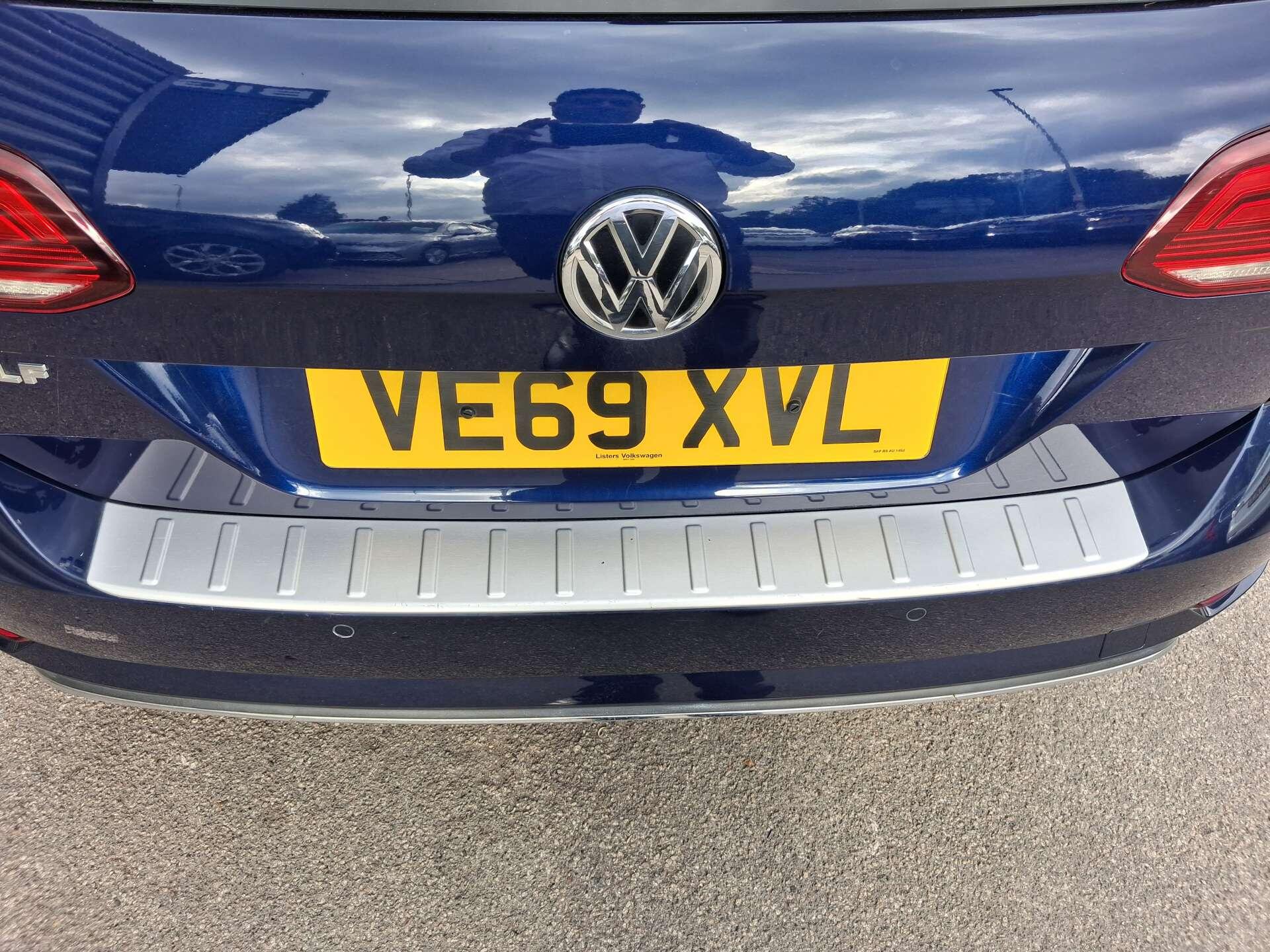 Volkswagen Golf view 6