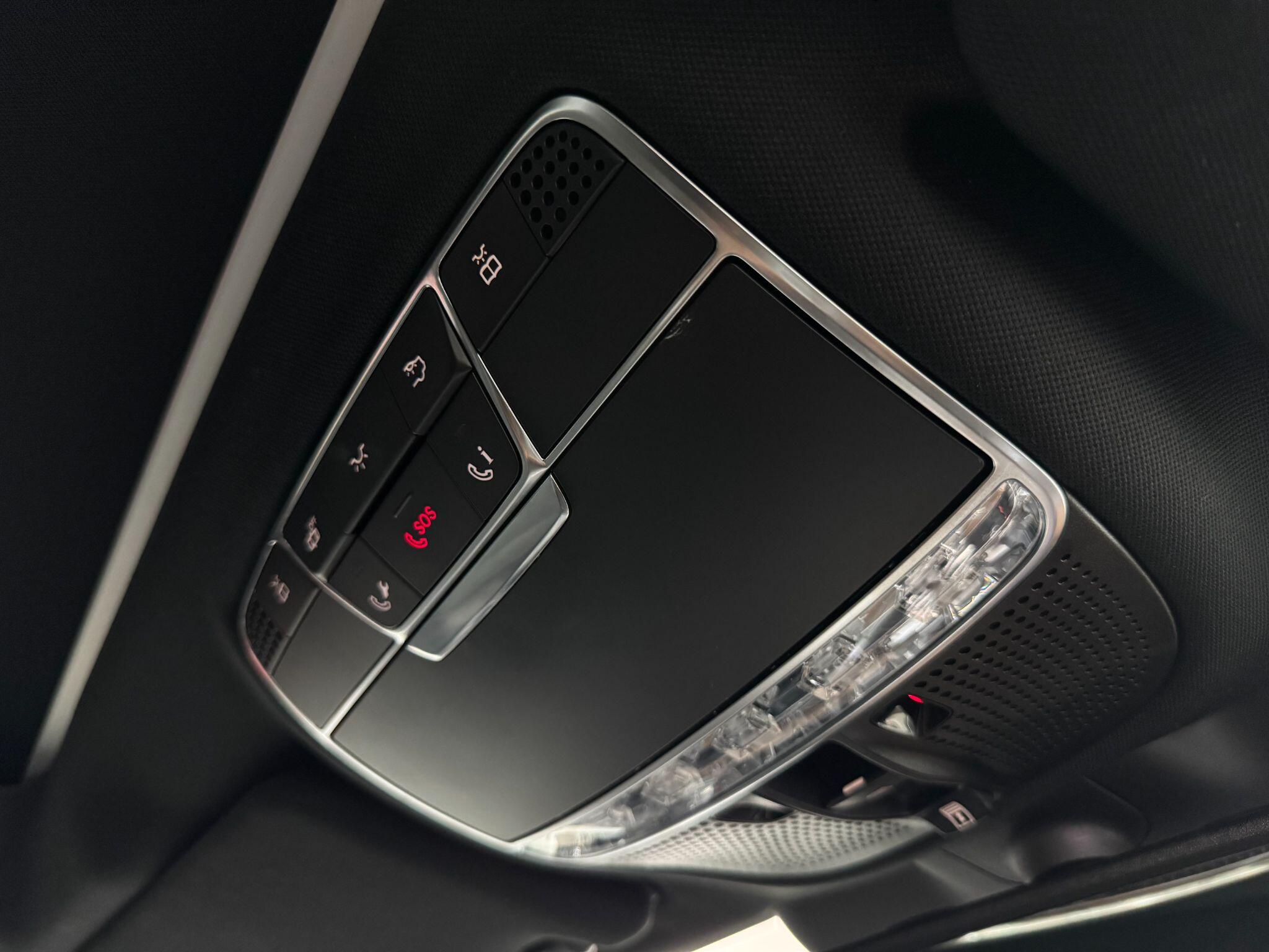 Mercedes-Benz S-Class view 29