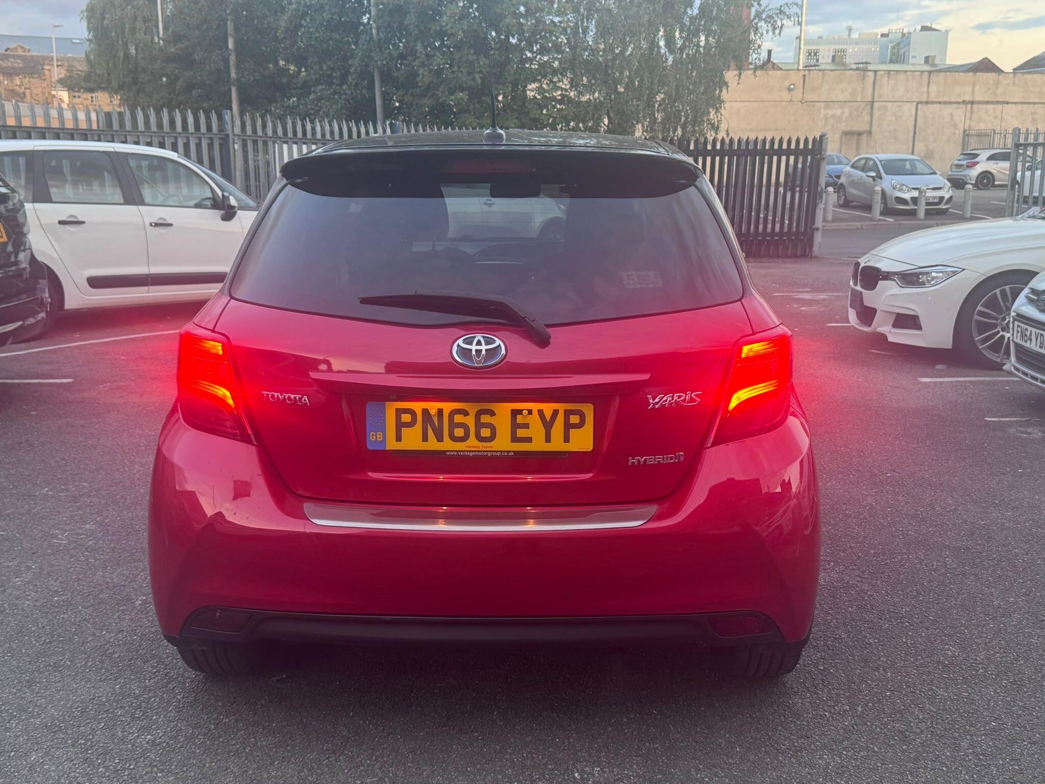 Toyota Yaris view 10