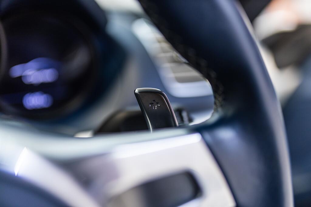 Porsche Cayman view 28