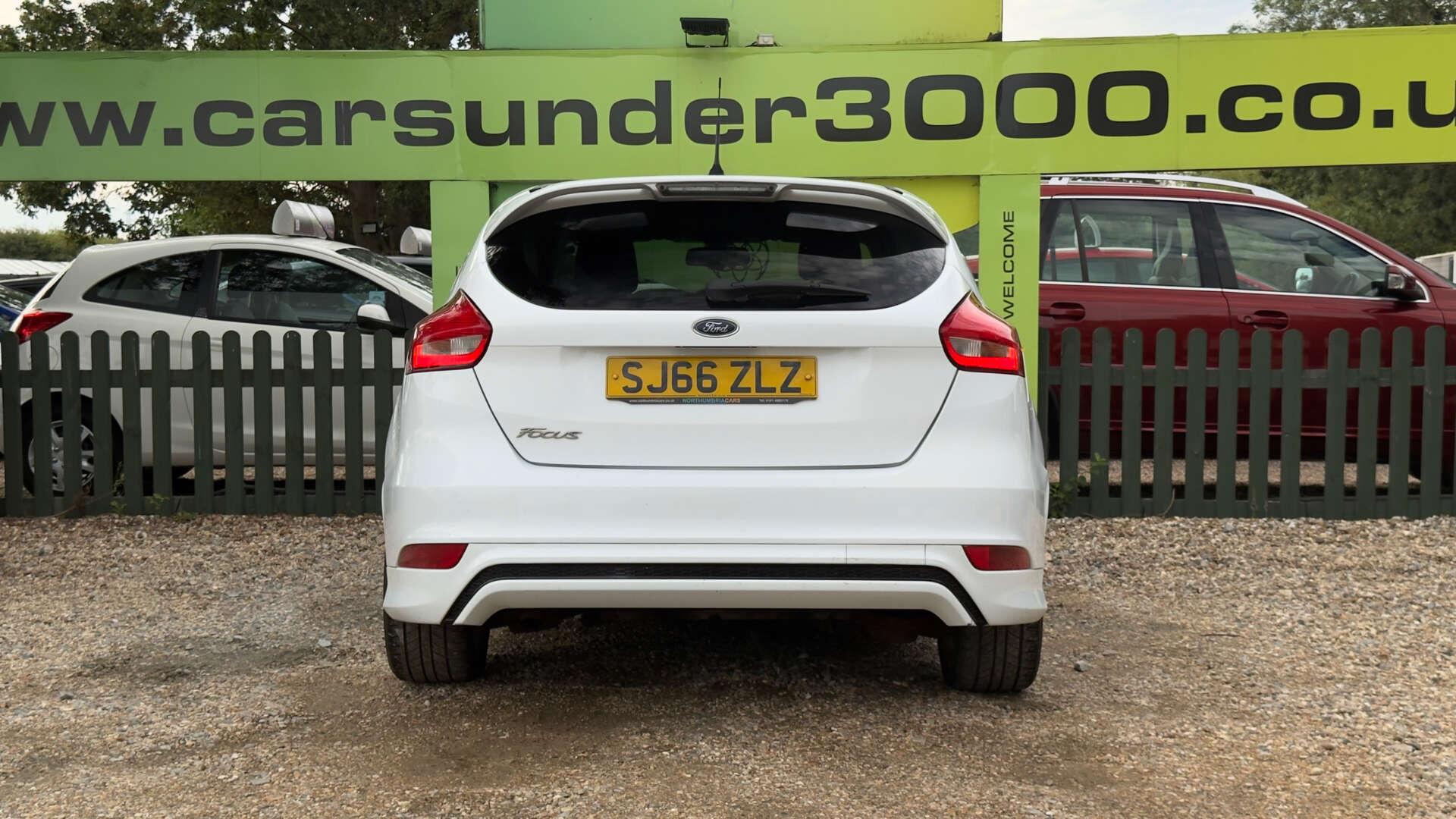 Ford Focus view 5