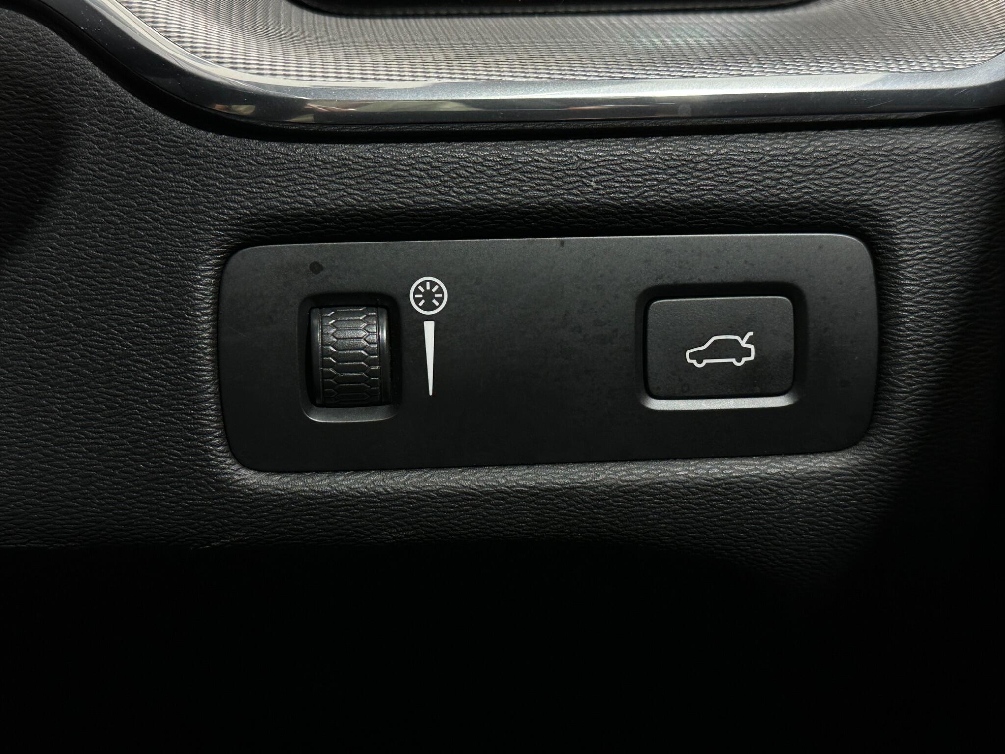 Volvo XC60 view 18