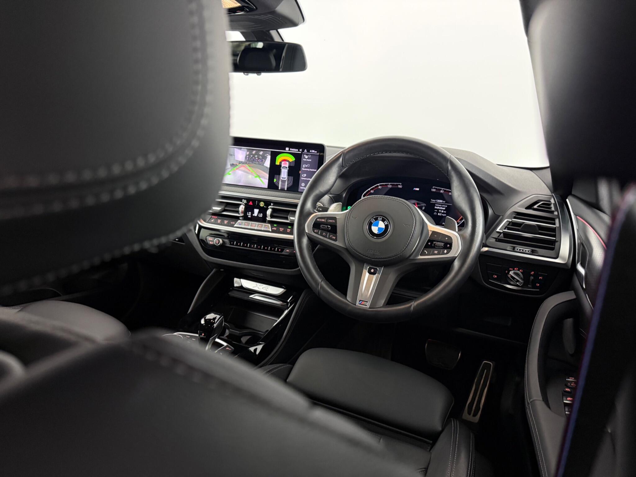 BMW X4 view 14