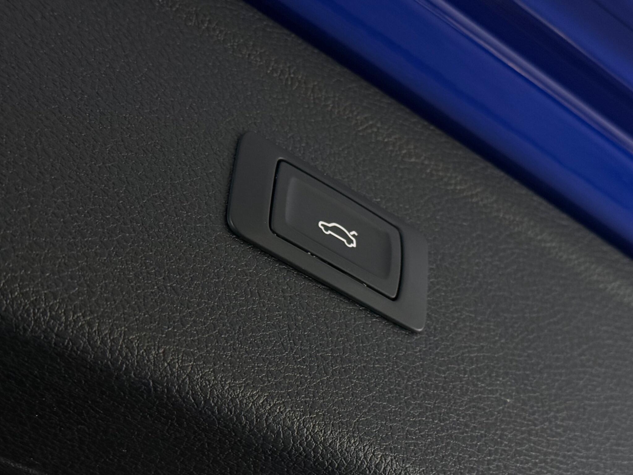 Audi Q5 view 11