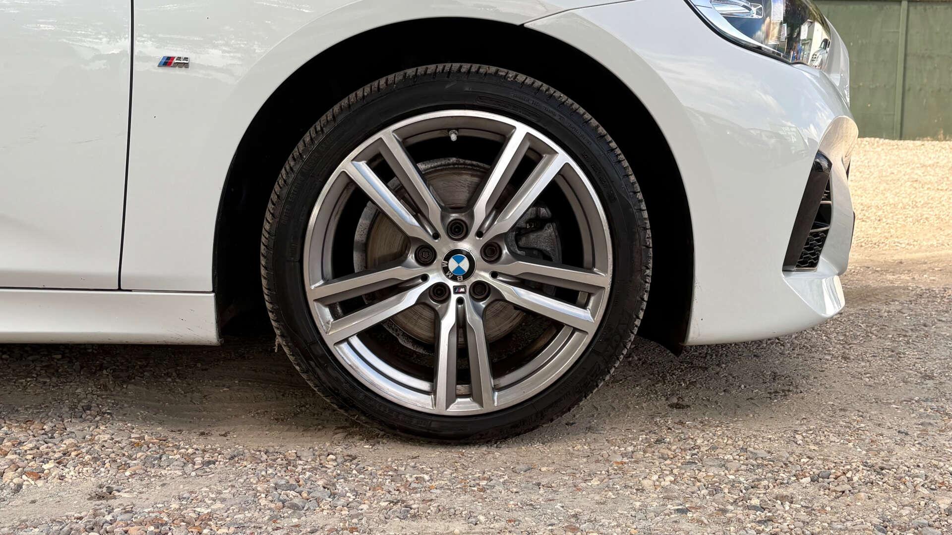 BMW 2 Series view 40