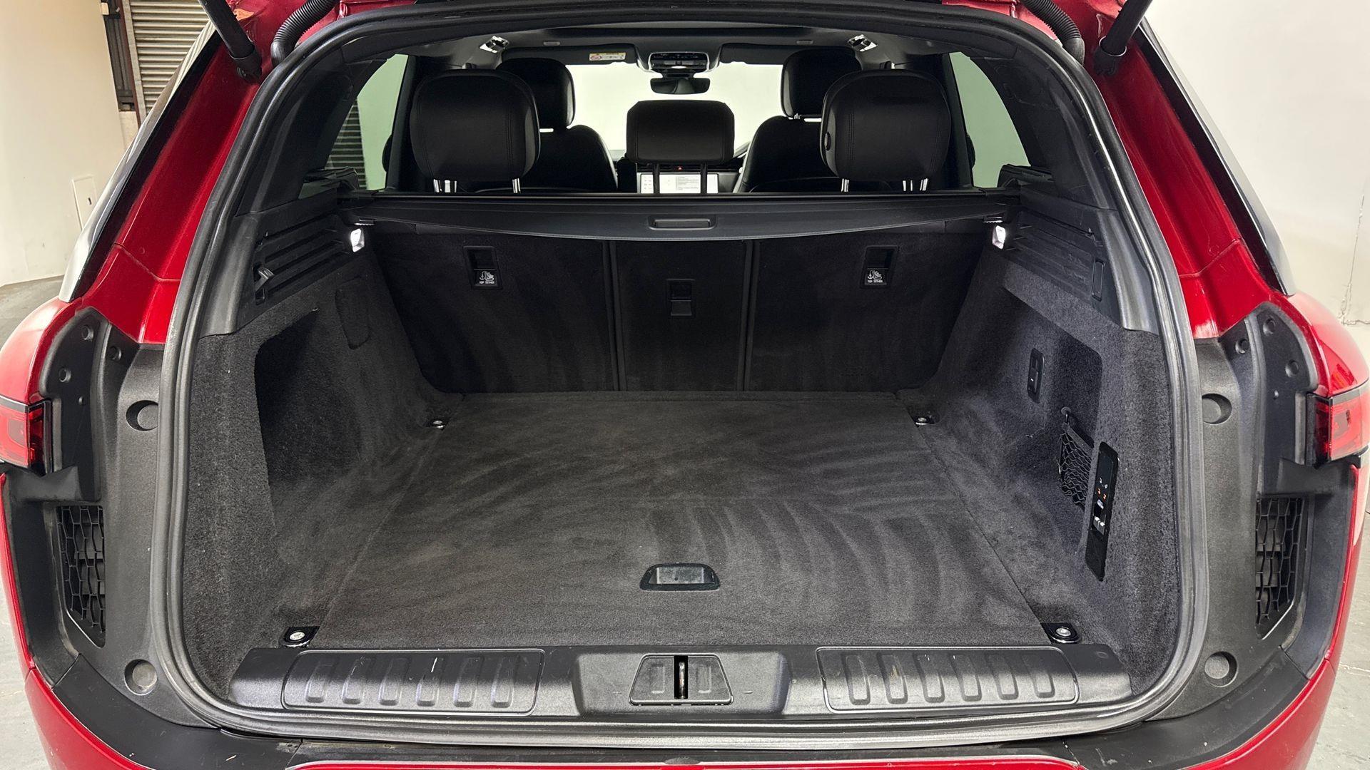Land Rover Range Rover Sport view 10