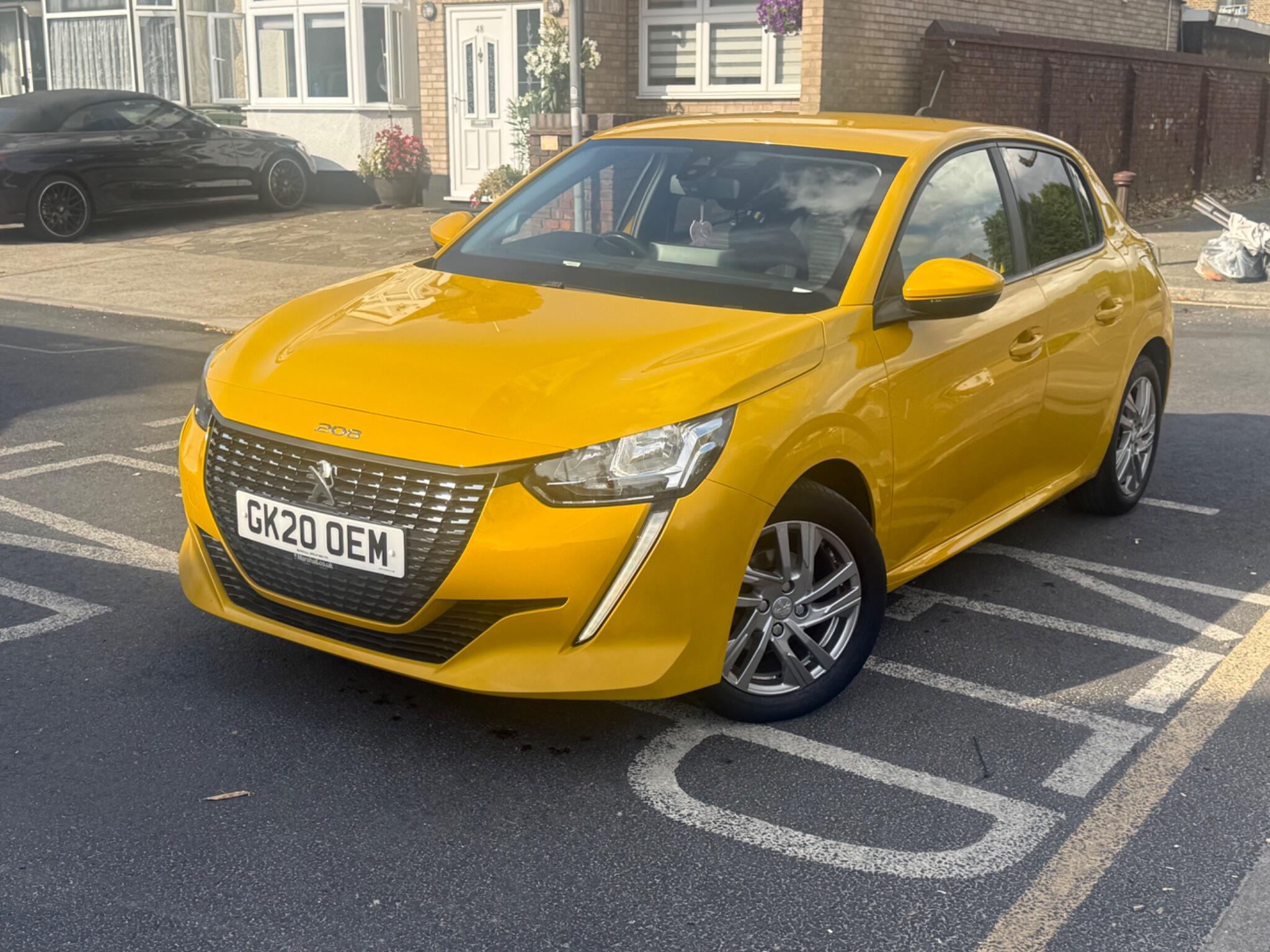 Peugeot 208 view 3