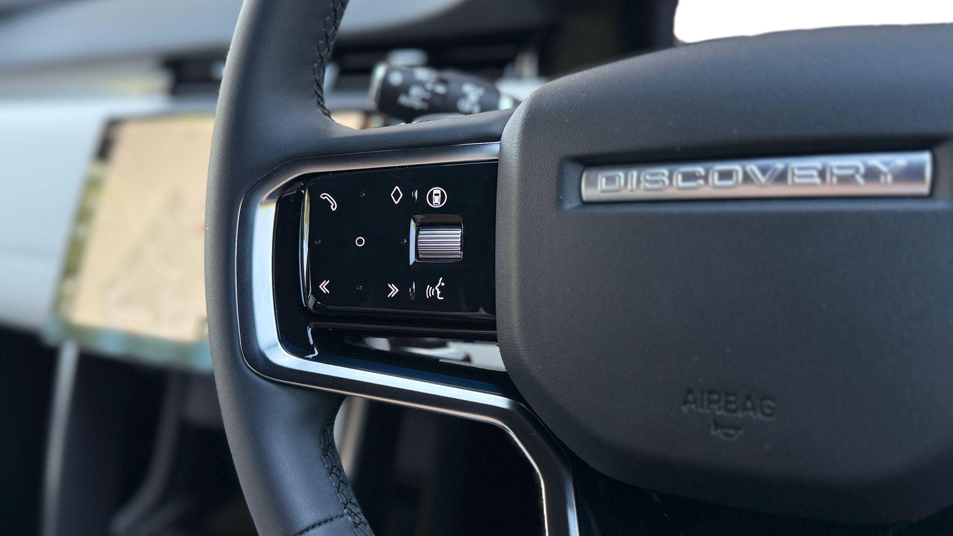 Land Rover Discovery Sport view 14