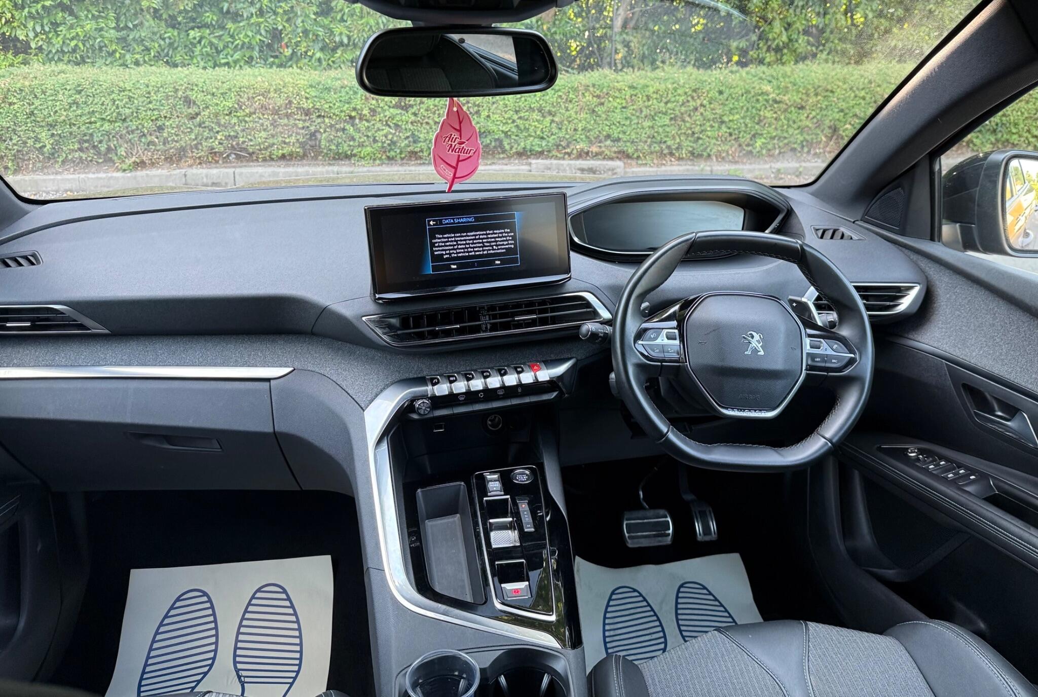 Peugeot 5008 view 9