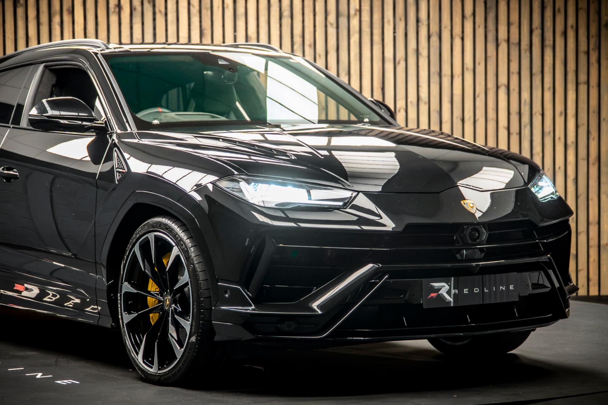 Lamborghini Urus view 12