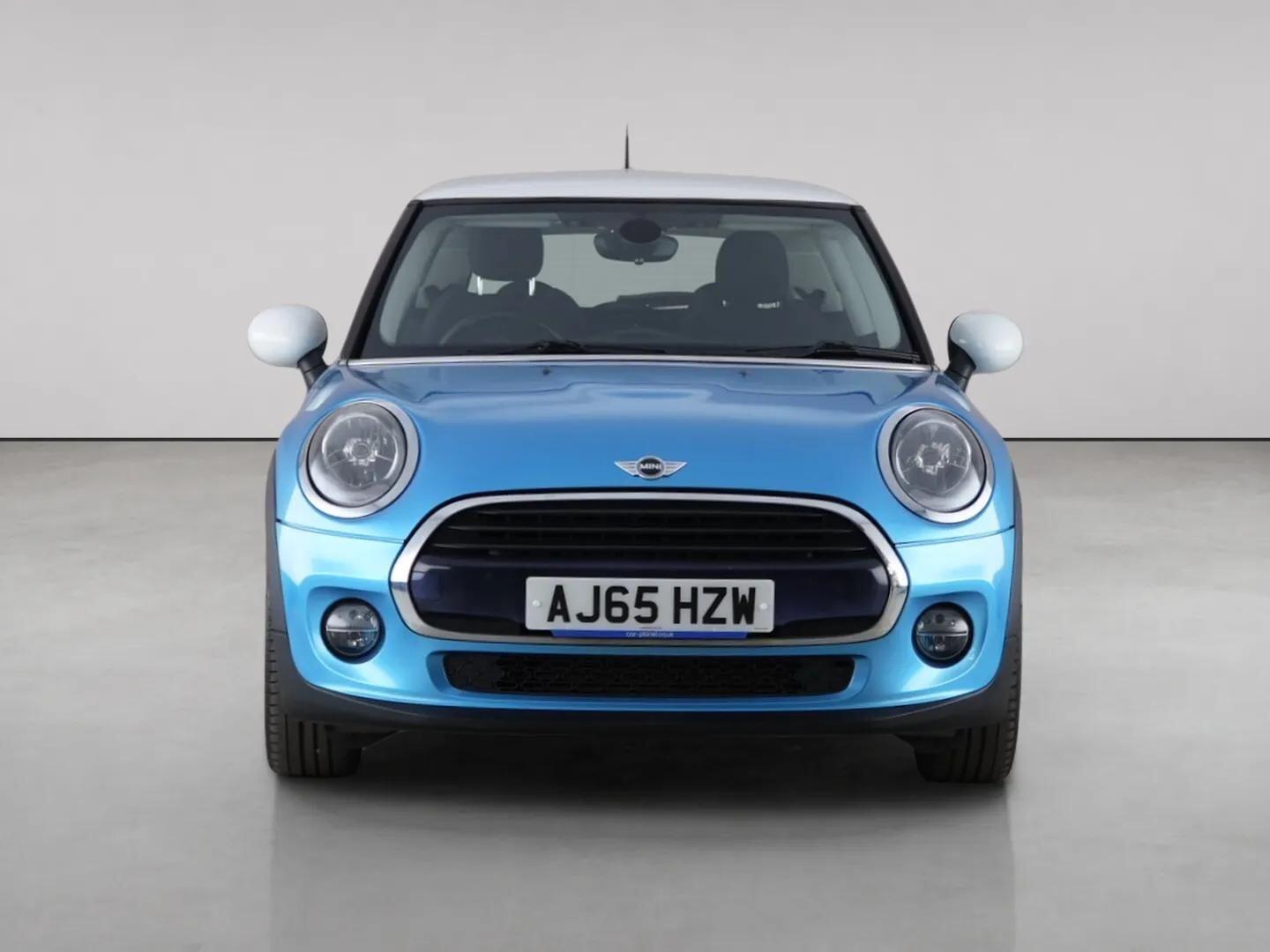 Mini Hatch view 5