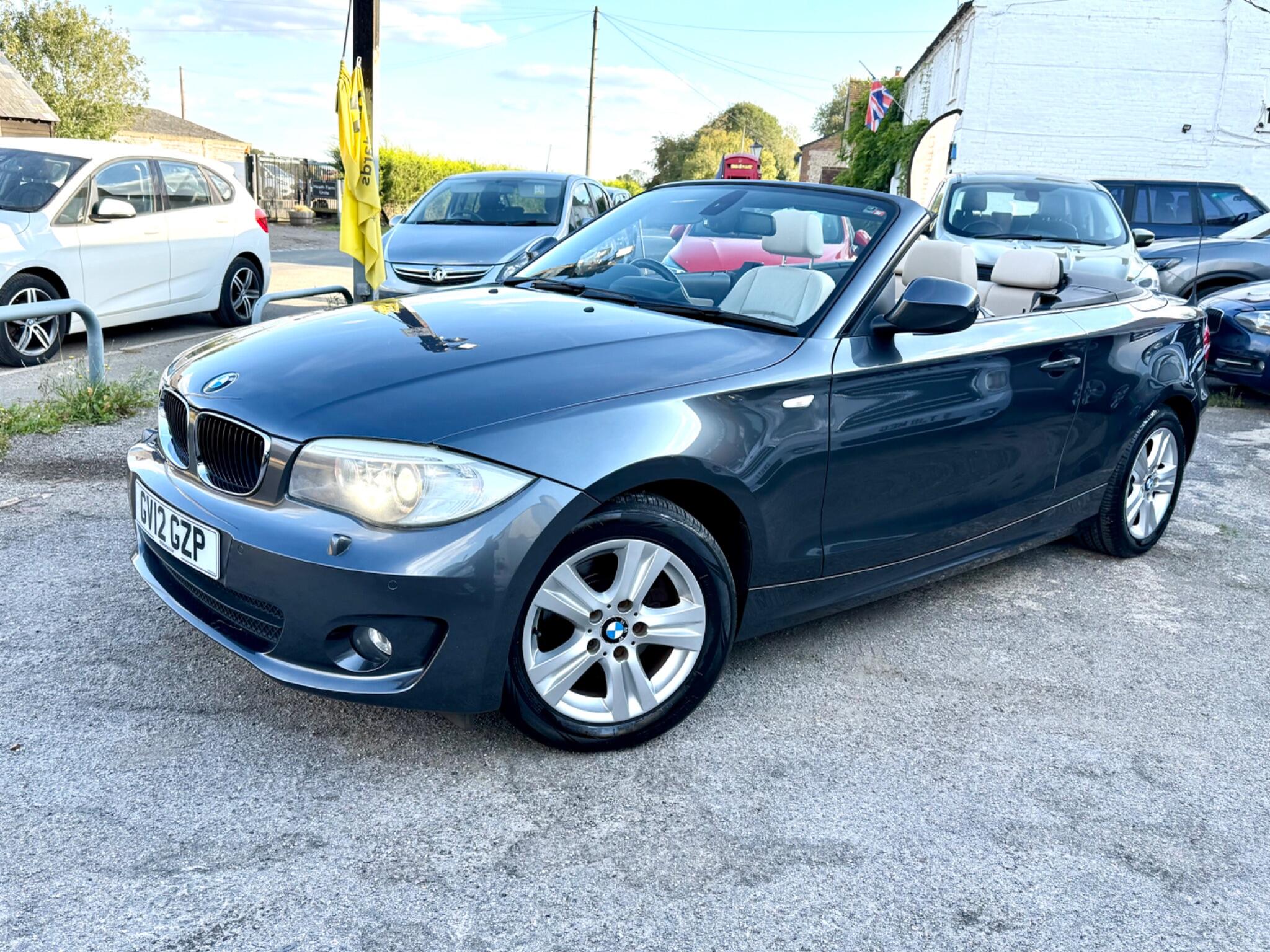 2012 BMW 1 Series image 15