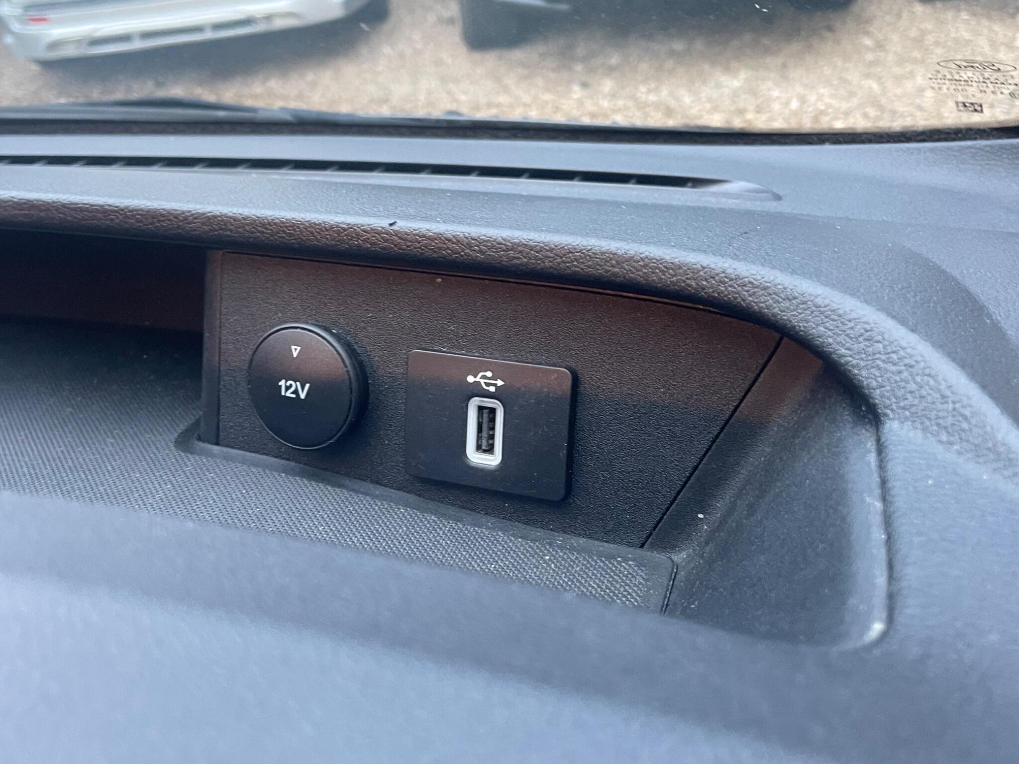 2019 Ford Transit Custom 2.0 320 EcoBlue Limited Crew Van L2 H1 Euro 6 (s/s) 5dr (6 Seat) • 99,861 miles image 10